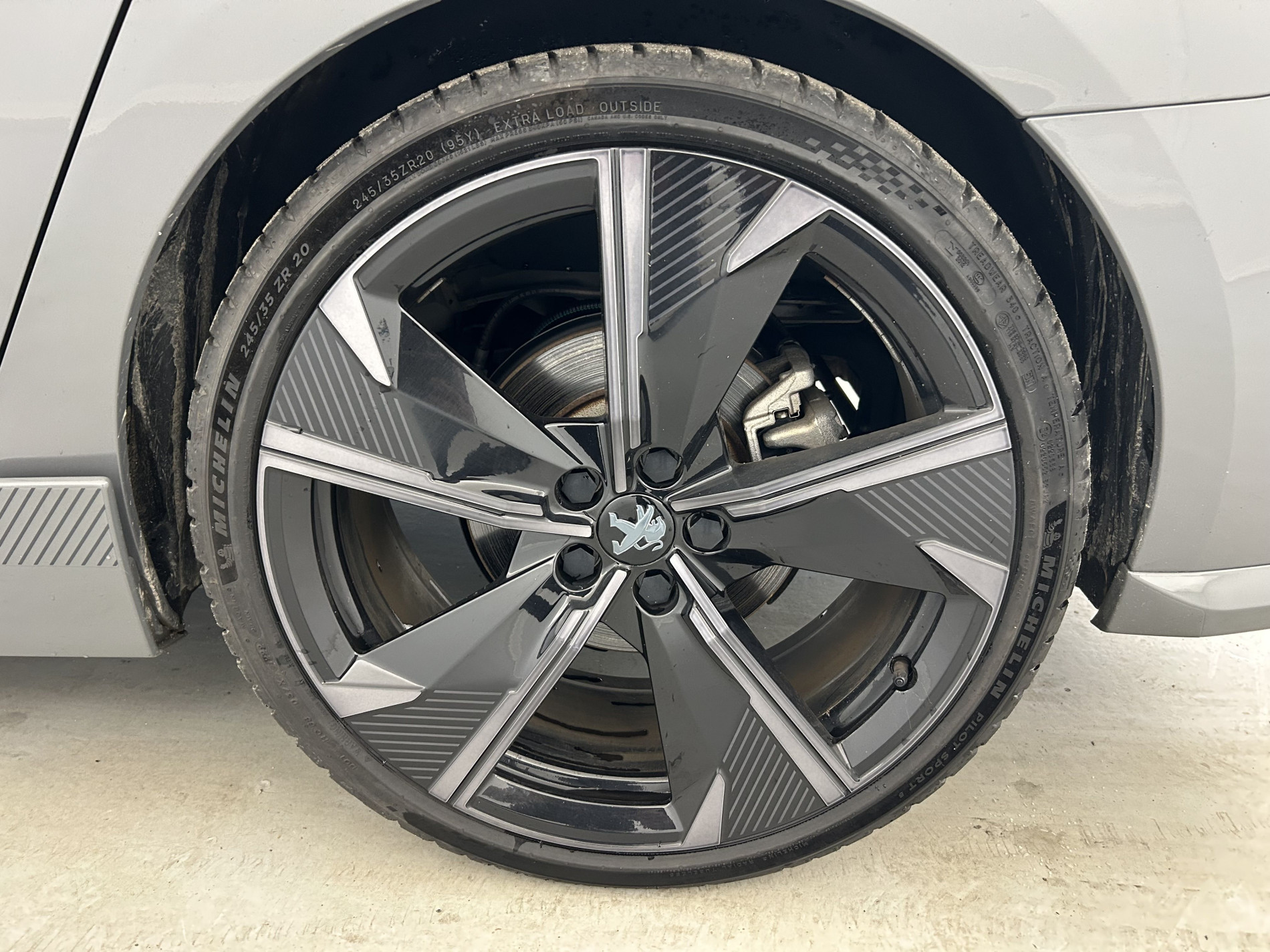 Vente en ligne Peugeot 508 HYBRID4 360ch e-EAT8 PEUGEOT SPORT ENGINEERED au prix de 30 990 €