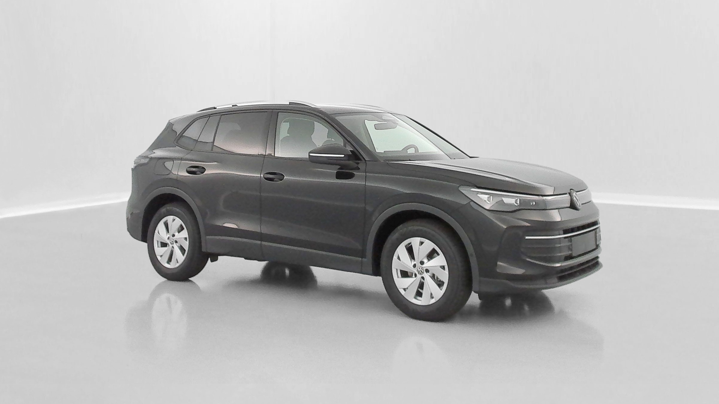 Vente en ligne Volkswagen Tiguan TIGUAN III 1.5 eTSI 150ch Life Plus DSG7 au prix de 38 510 €