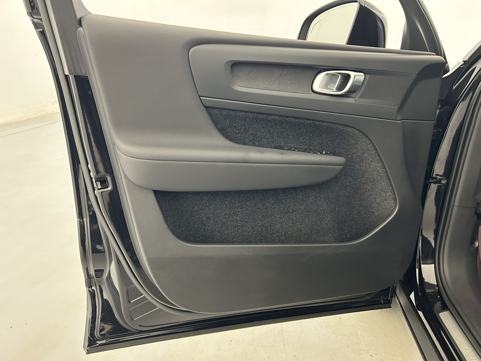 Vente en ligne Volvo XC40 Recharge 231ch Plus EDT + Pack Hiver avec pompe à chaleur au prix de 29 780 €