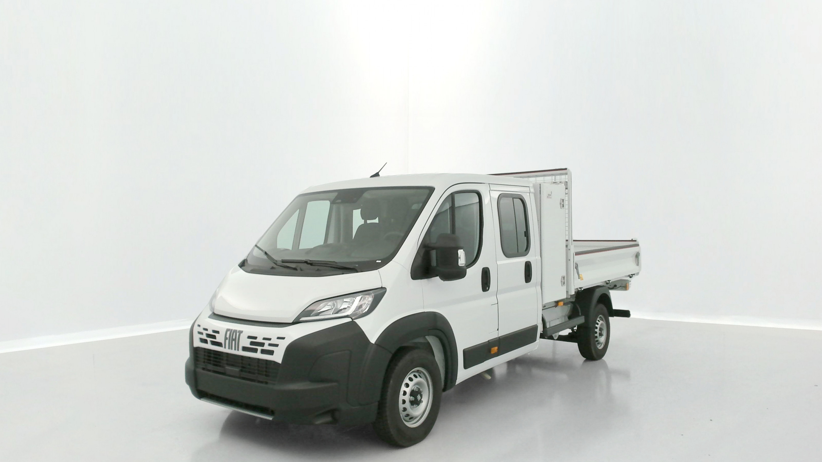 Fiat Ducato Fourgon DUCATO CA L4 3.5t Maxi 2.2 180ch Heavy Duty Benne Aluminium + Coffre JPM occasion de 2025 en vente à Rennes