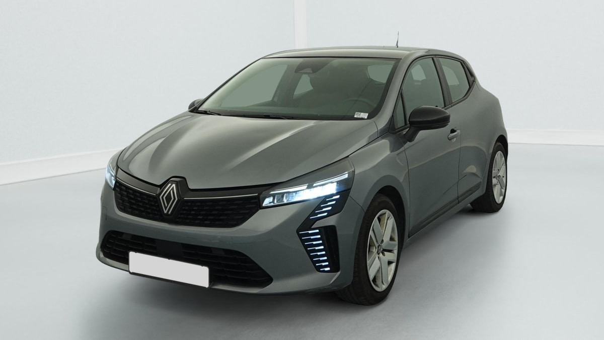 Renault Clio CLIO E-TECH FULL HYBRID 145 EVOLUTION occasion de 2024 en vente à Rennes