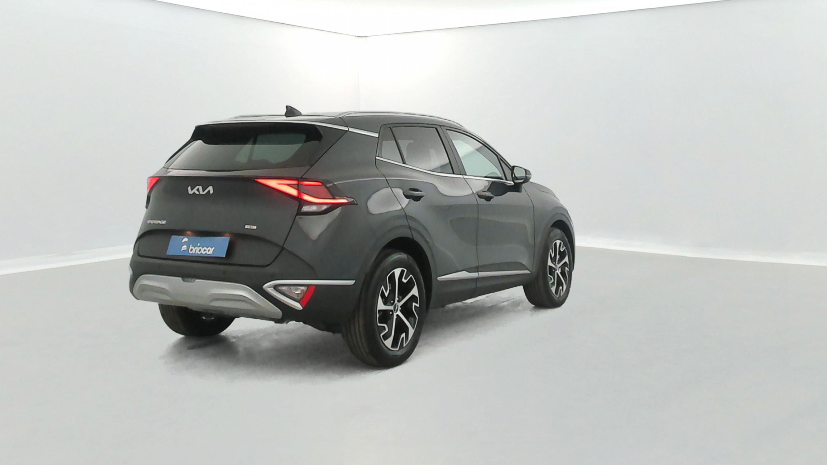 Vente en ligne Kia Sportage 1.6 T-GDi 210ch HEV Active BVA6 Suréquipé au prix de 30 990 €