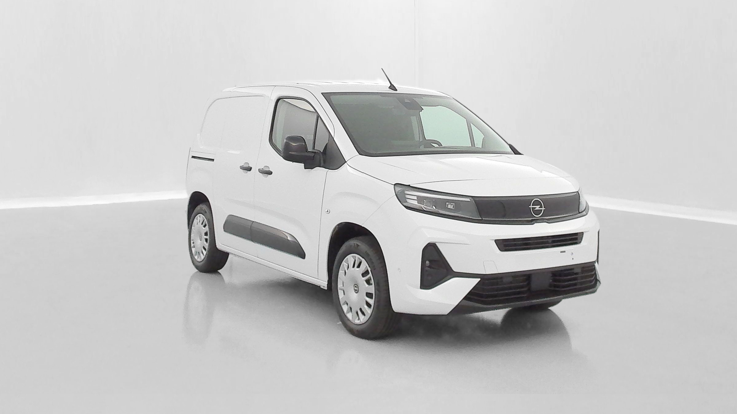 Vente en ligne Opel Combo Cargo COMBO CARGO M 650kg 1.5 BlueHDi 100ch au prix de 23 000 €