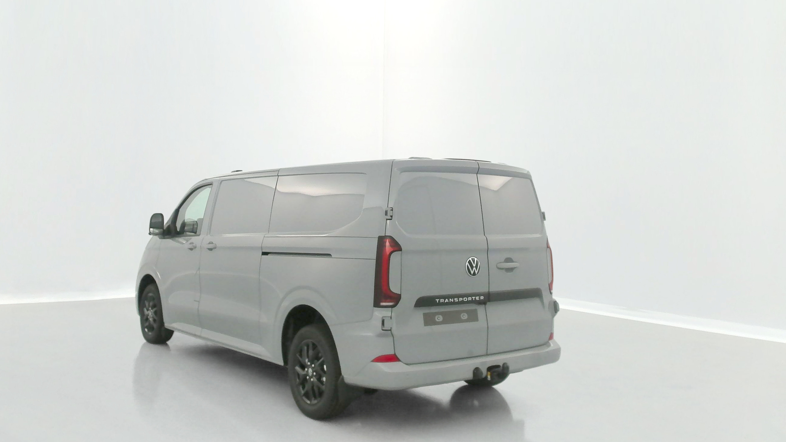 Vente en ligne Volkswagen Transporter TRANSPORTER T7 L2H1 2.0 TDI 150ch Business BVA8 au prix de 47 580 €
