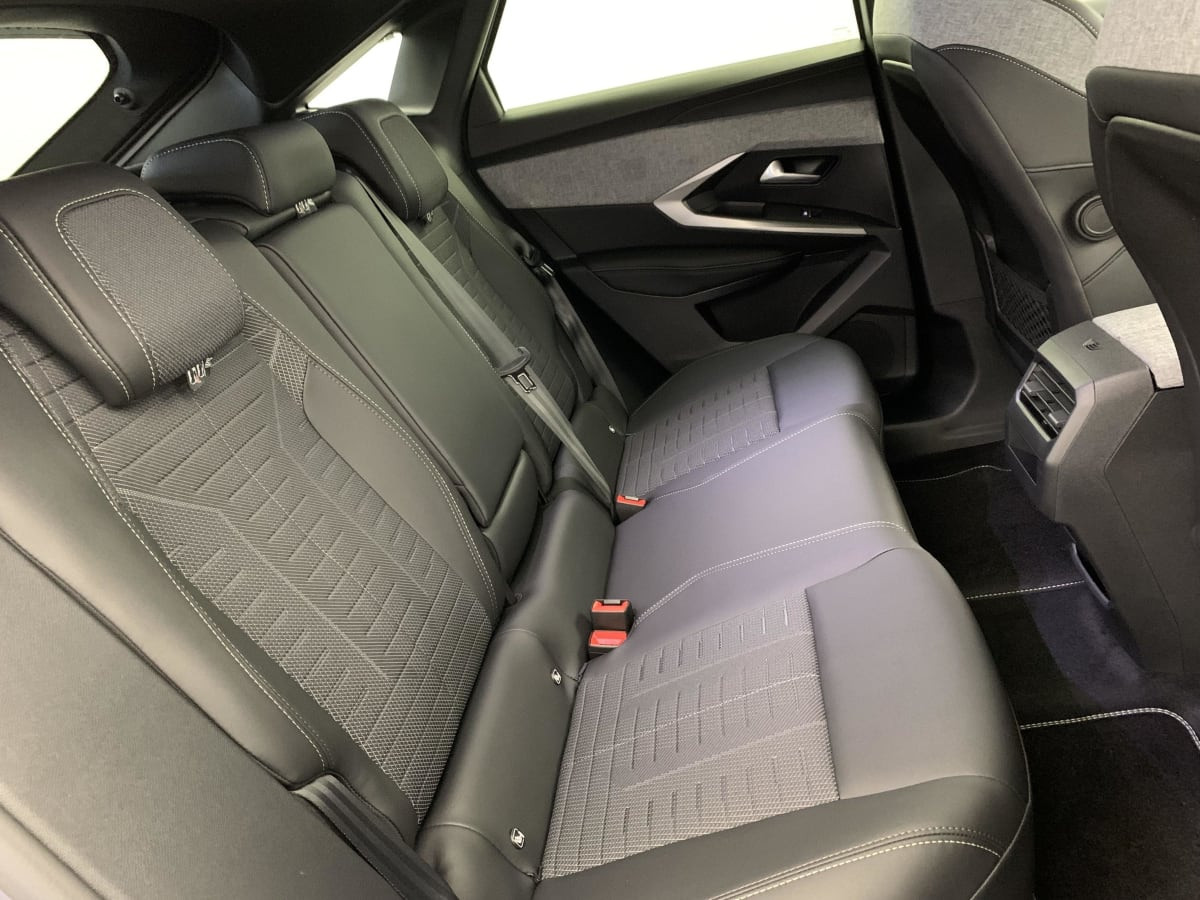Vente en ligne Peugeot 3008 Hybrid 145 e-DCS6 GT au prix de 31 920 €