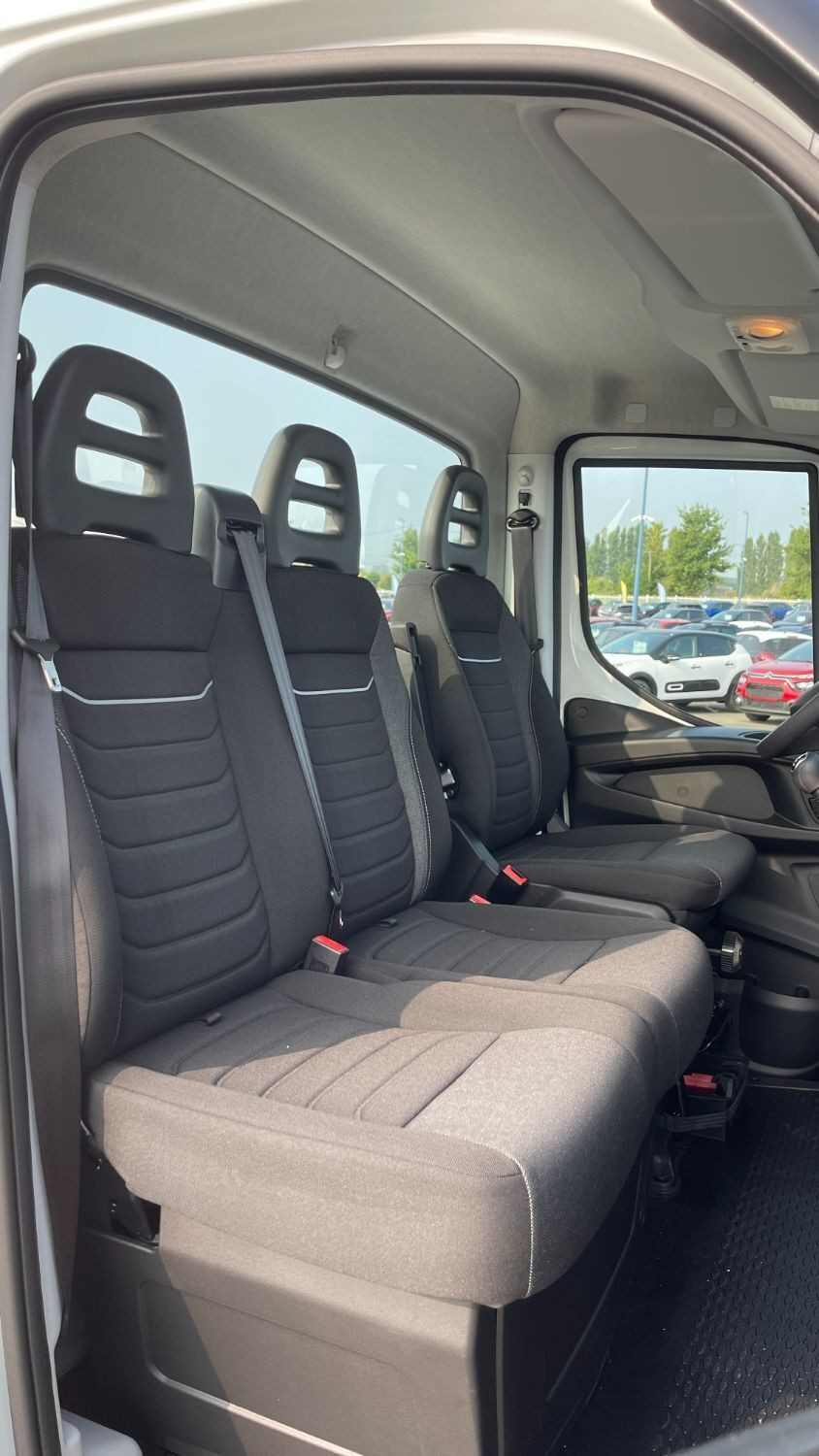 Vente en ligne Iveco Daily DAILY III 35S16H 4100 3.0 156ch Porte Voiture Plat'fix PF18 Alu au prix de 56 480 €