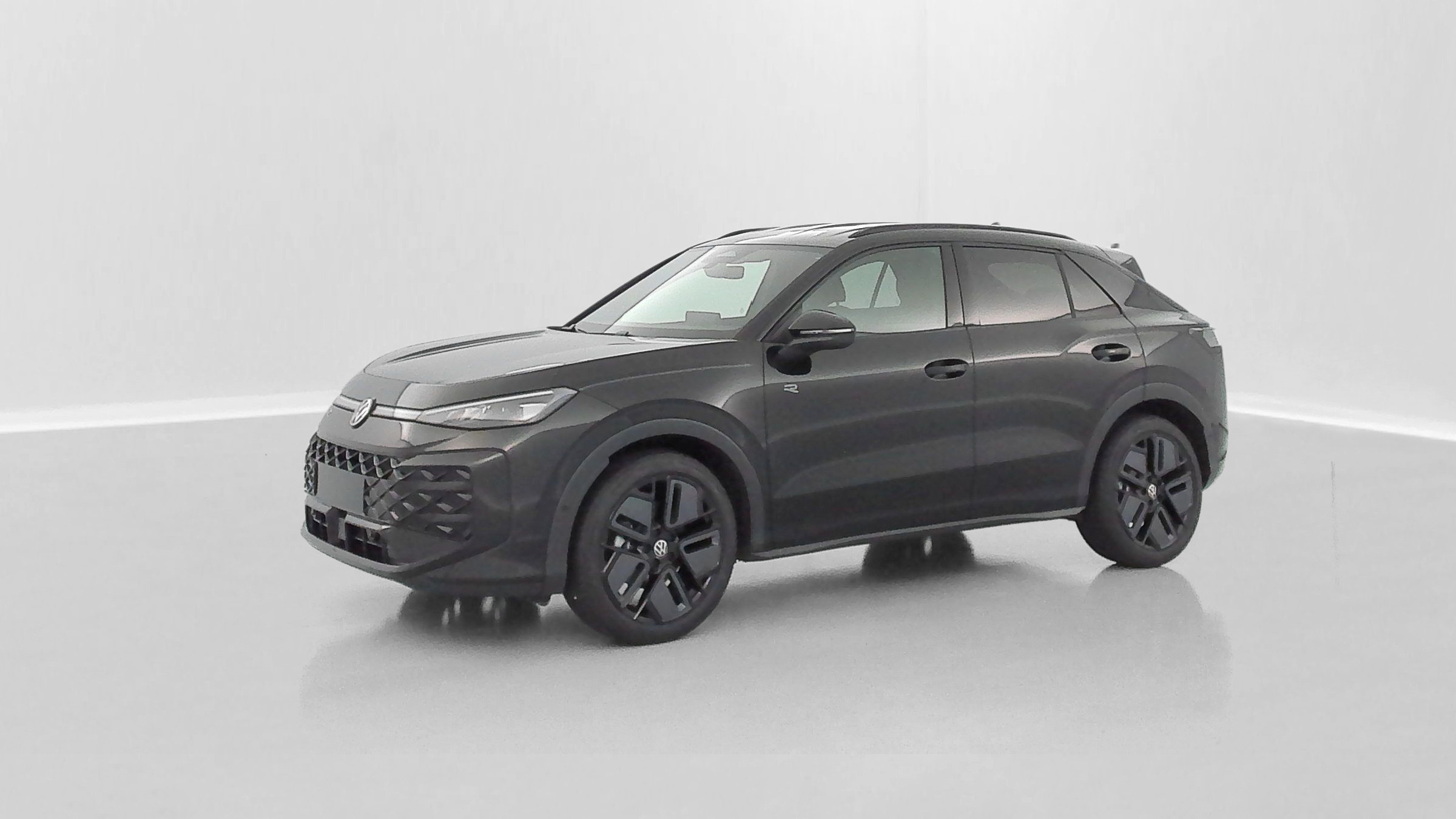 Vente en ligne Volkswagen T-Roc T-ROC 1.5 eTSI EVO2 Hybrid 150ch R-Line DSG7 au prix de 37 700 €