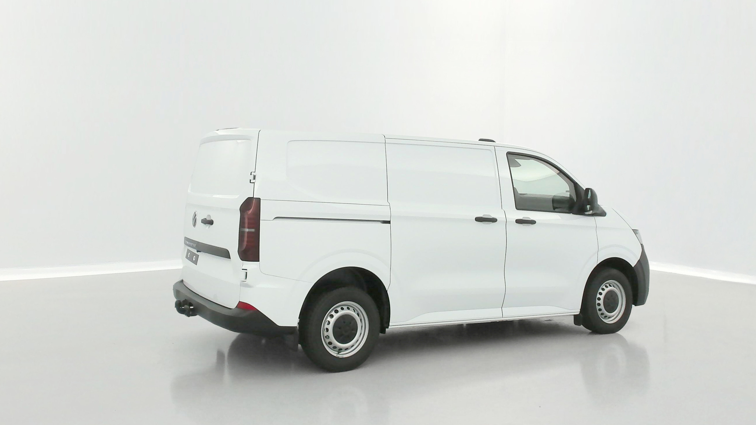 Vente en ligne Volkswagen Transporter TRANSPORTER T7 Van L1 2.0 TDI 150ch Business BVA8 au prix de 40 980 €