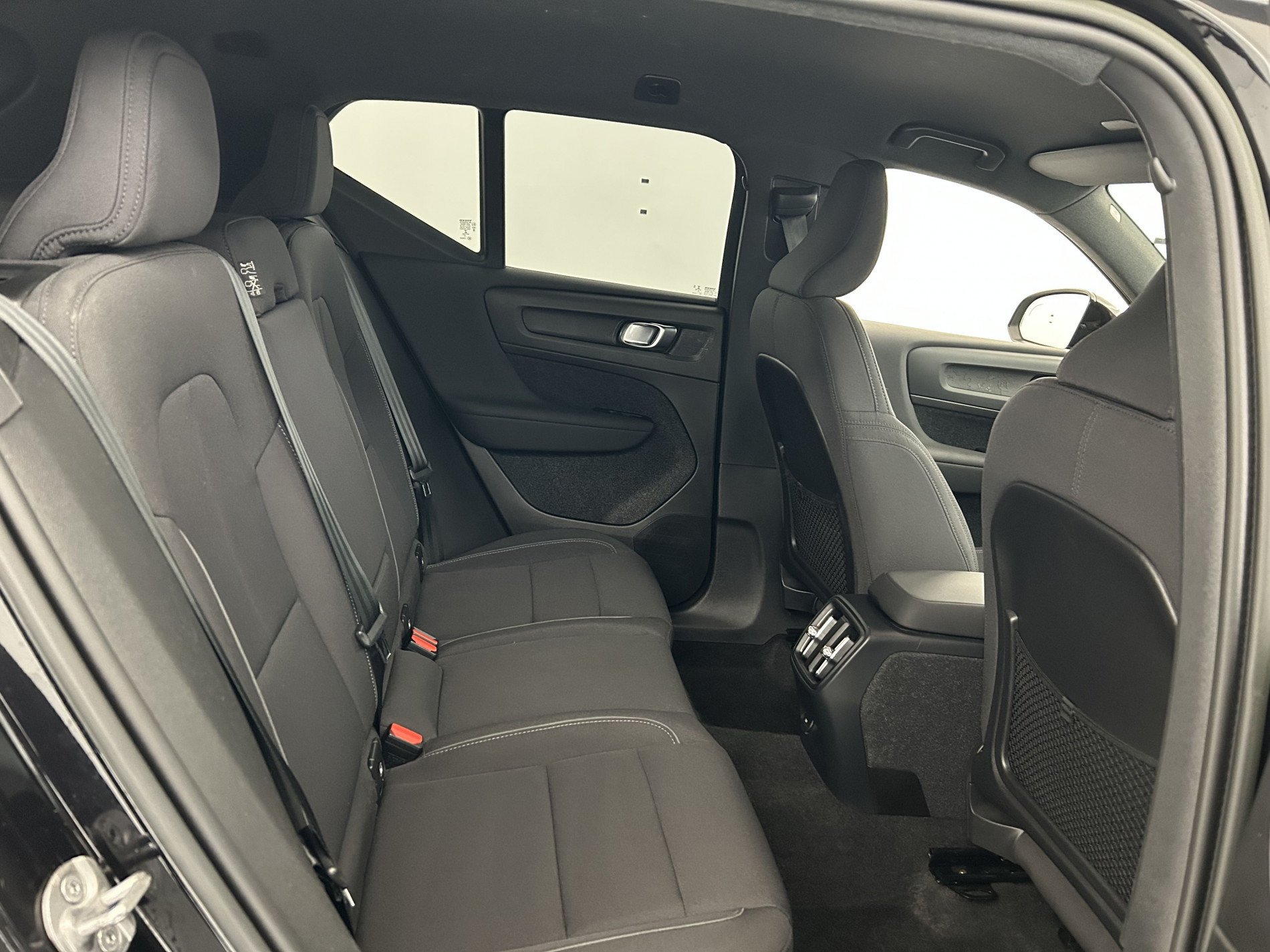 Vente en ligne Volvo XC40 Recharge 231ch Plus EDT + Pack Hiver avec pompe à chaleur au prix de 29 780 €