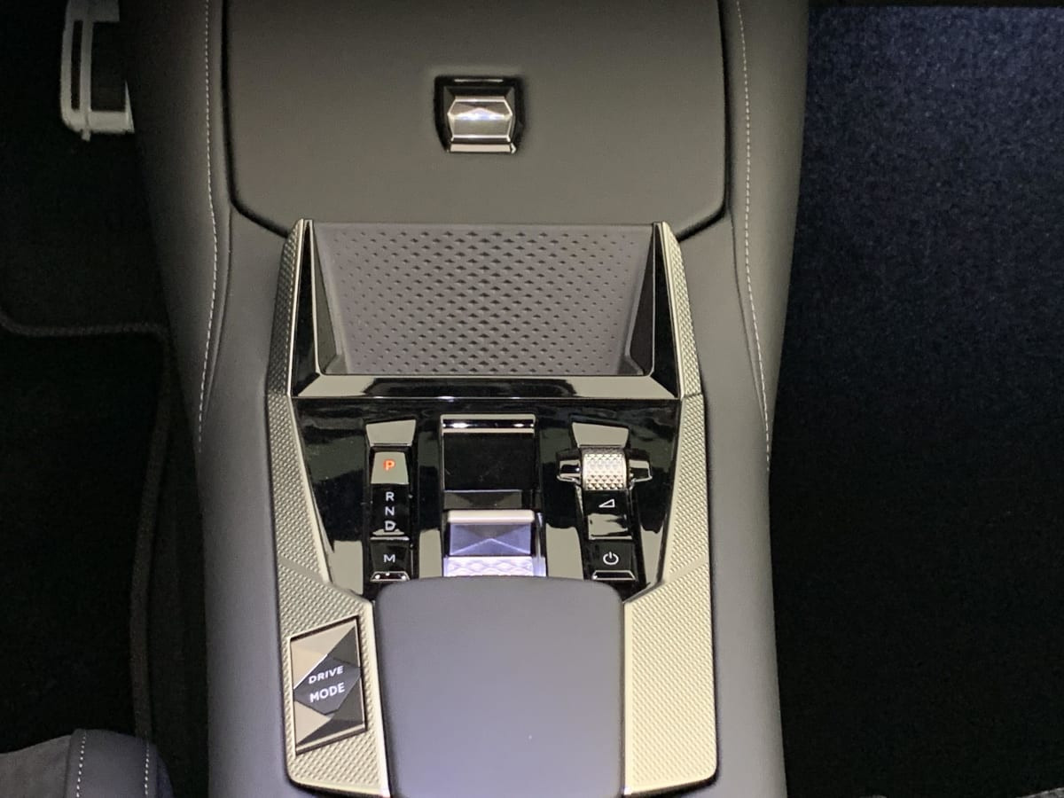 Vente en ligne Ds DS4 Hybride 145 e-DCT6 Etoile - Alcantara au prix de 33 240 €