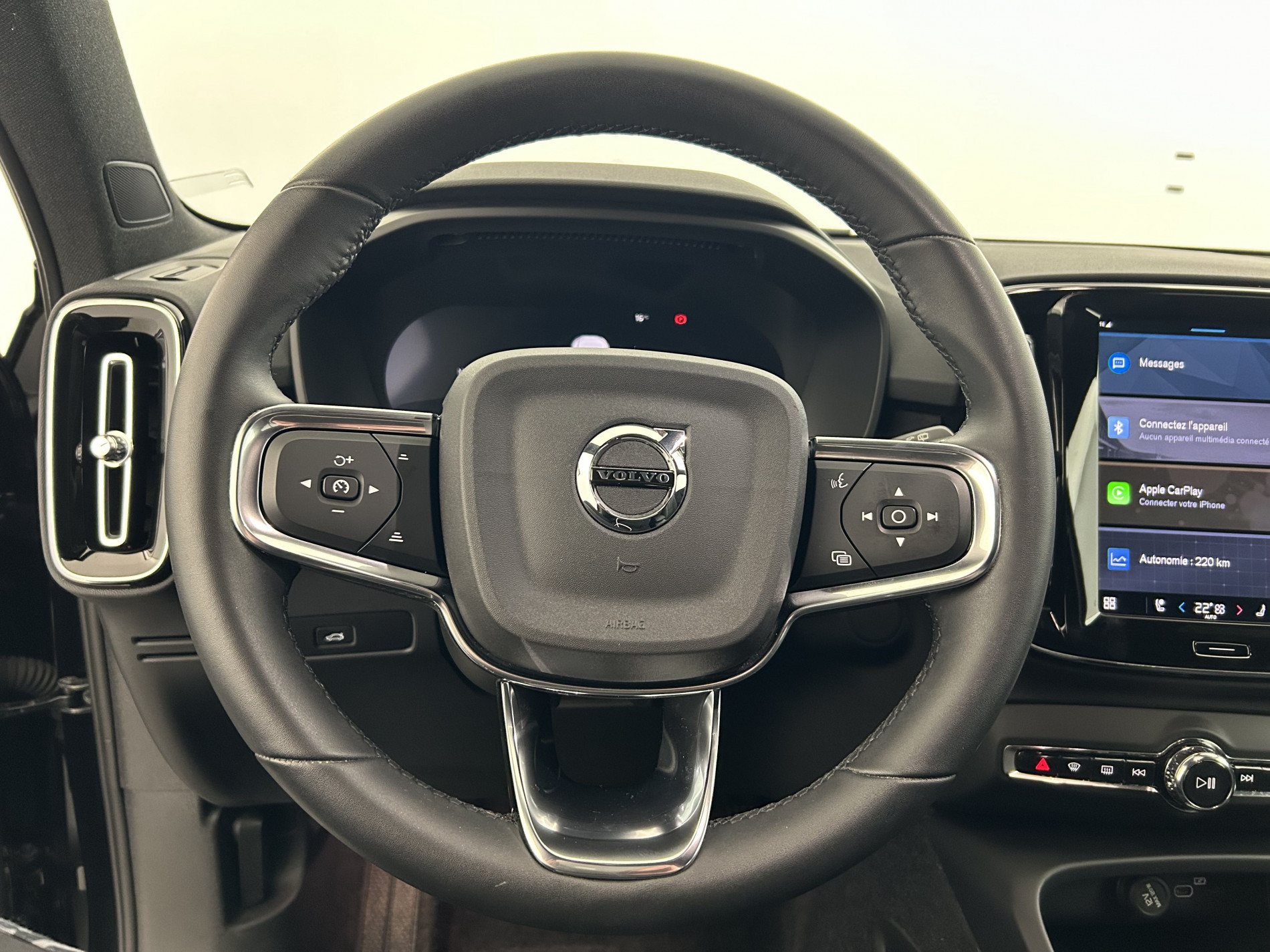 Vente en ligne Volvo XC40 Recharge 231ch Plus EDT + Pack Hiver avec pompe à chaleur au prix de 29 780 €