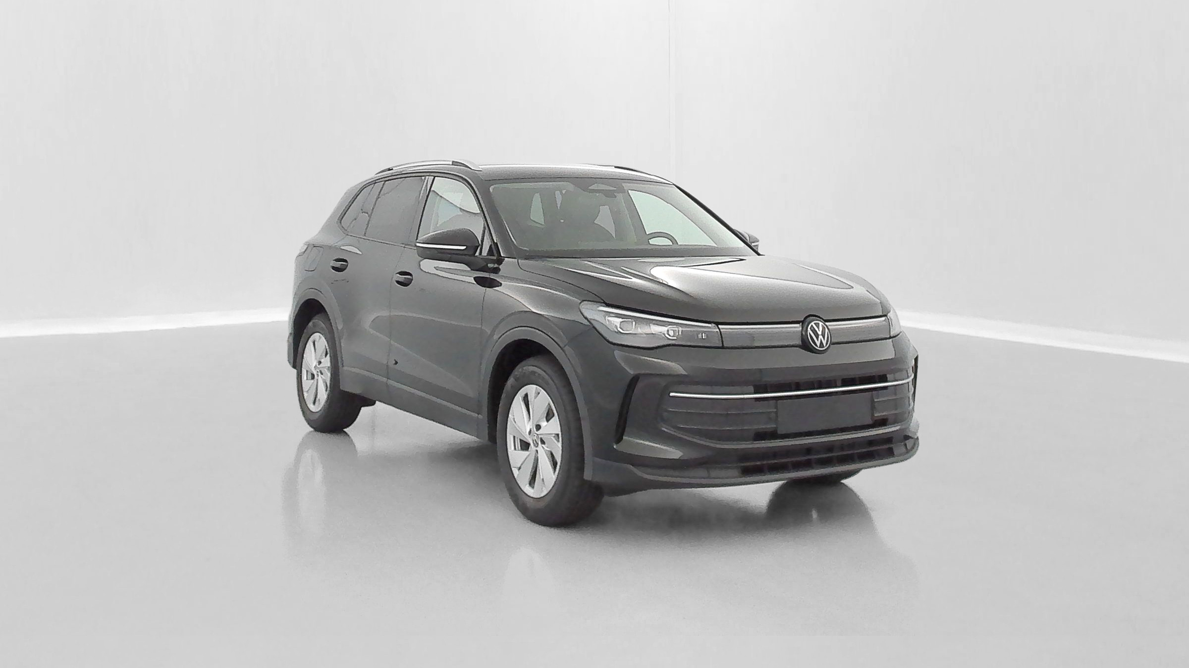 Vente en ligne Volkswagen Tiguan TIGUAN III 1.5 eTSI 150ch Life Plus DSG7 au prix de 37 900 €