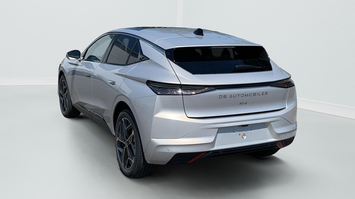 Vente en ligne Ds DS4 Hybride 145 e-DCT6 Etoile - Alcantara au prix de 33 420 €