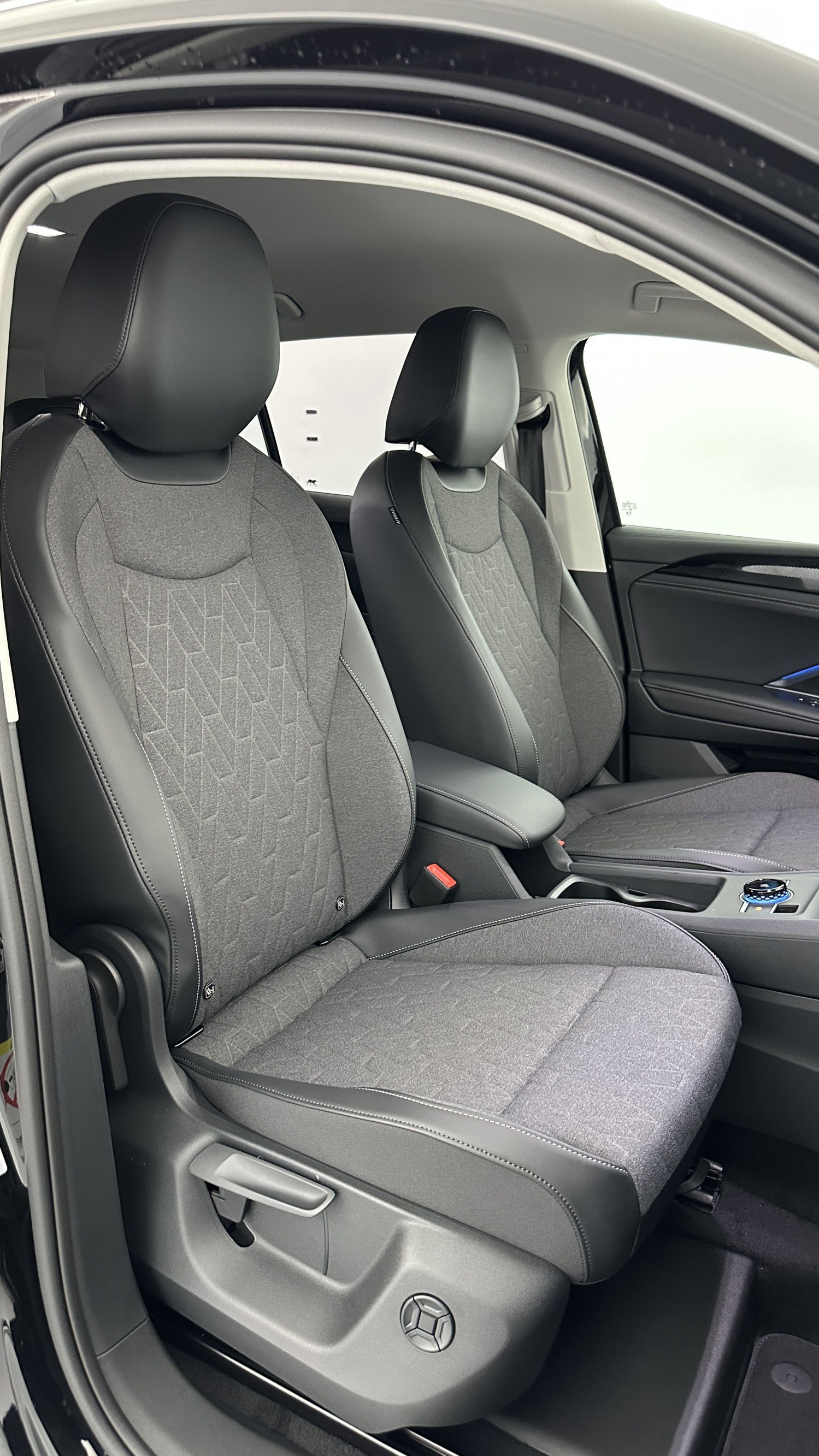 Vente en ligne Volkswagen Tiguan TIGUAN III 1.5 eTSI 150ch Life Plus DSG7 au prix de 38 510 €