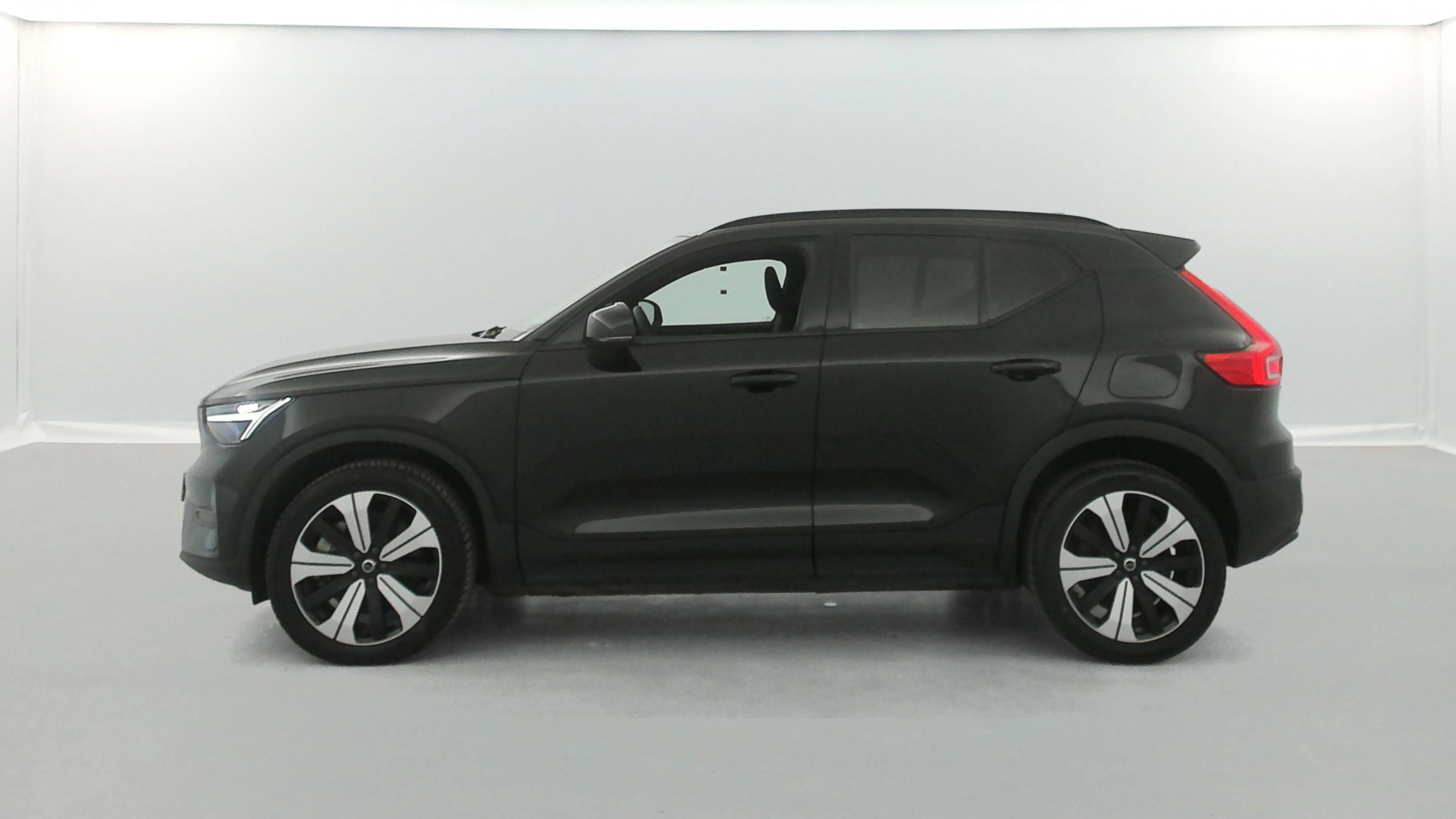 Vente en ligne Volvo XC40 Recharge 231ch Plus EDT + Pack Hiver avec pompe à chaleur au prix de 29 780 €