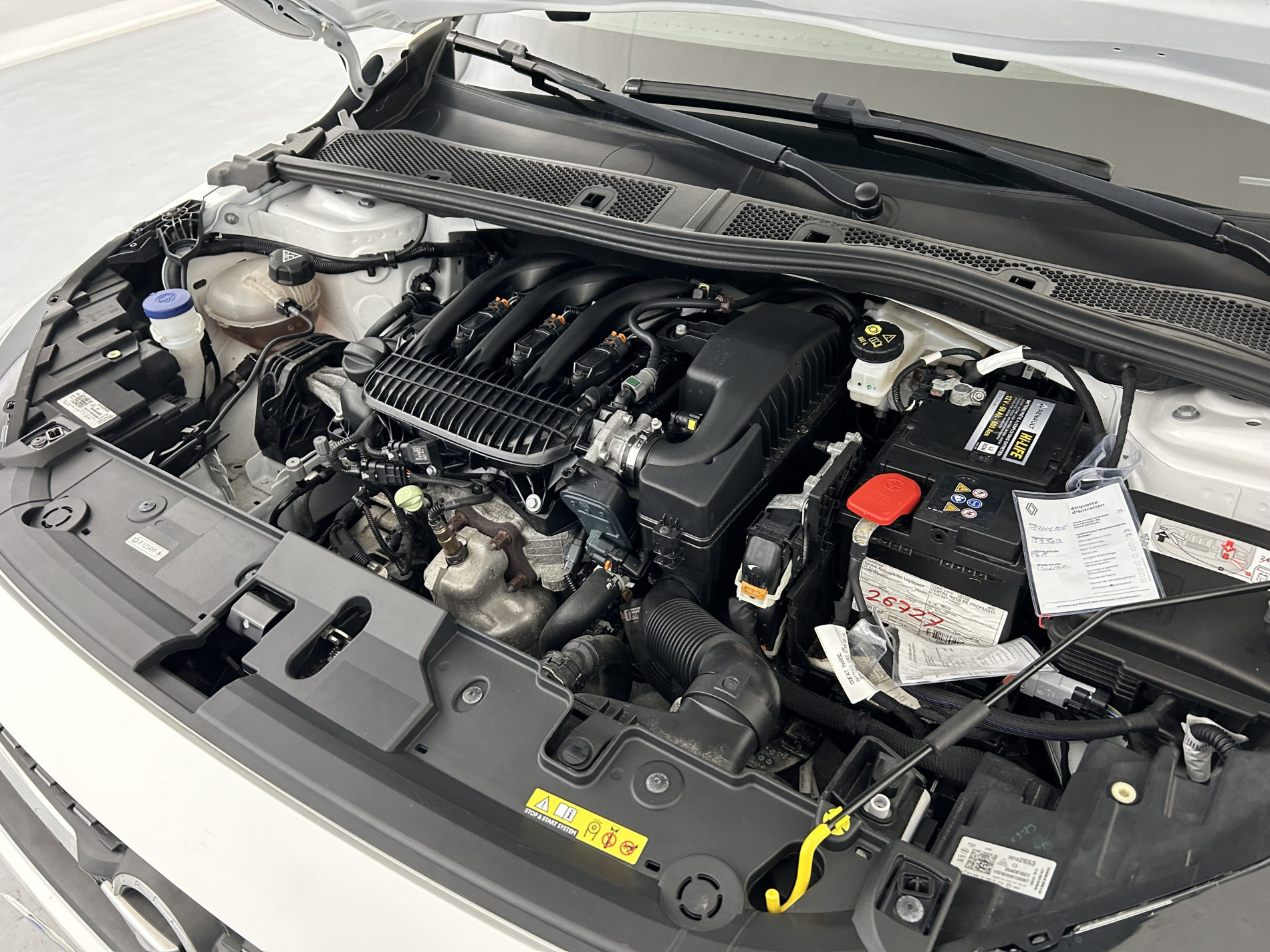 Vente en ligne Opel Corsa 1.2 75ch Design & Tech Suréquipée au prix de 10 490 €