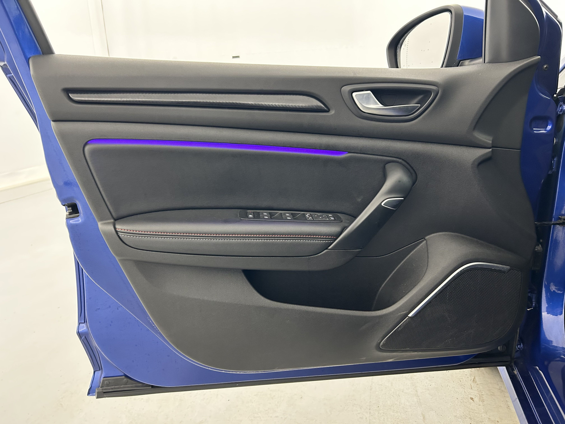 Vente en ligne Renault Megane 1.6 E-Tech Plug-in 160ch RS Line Suréquipée au prix de 18 990 €