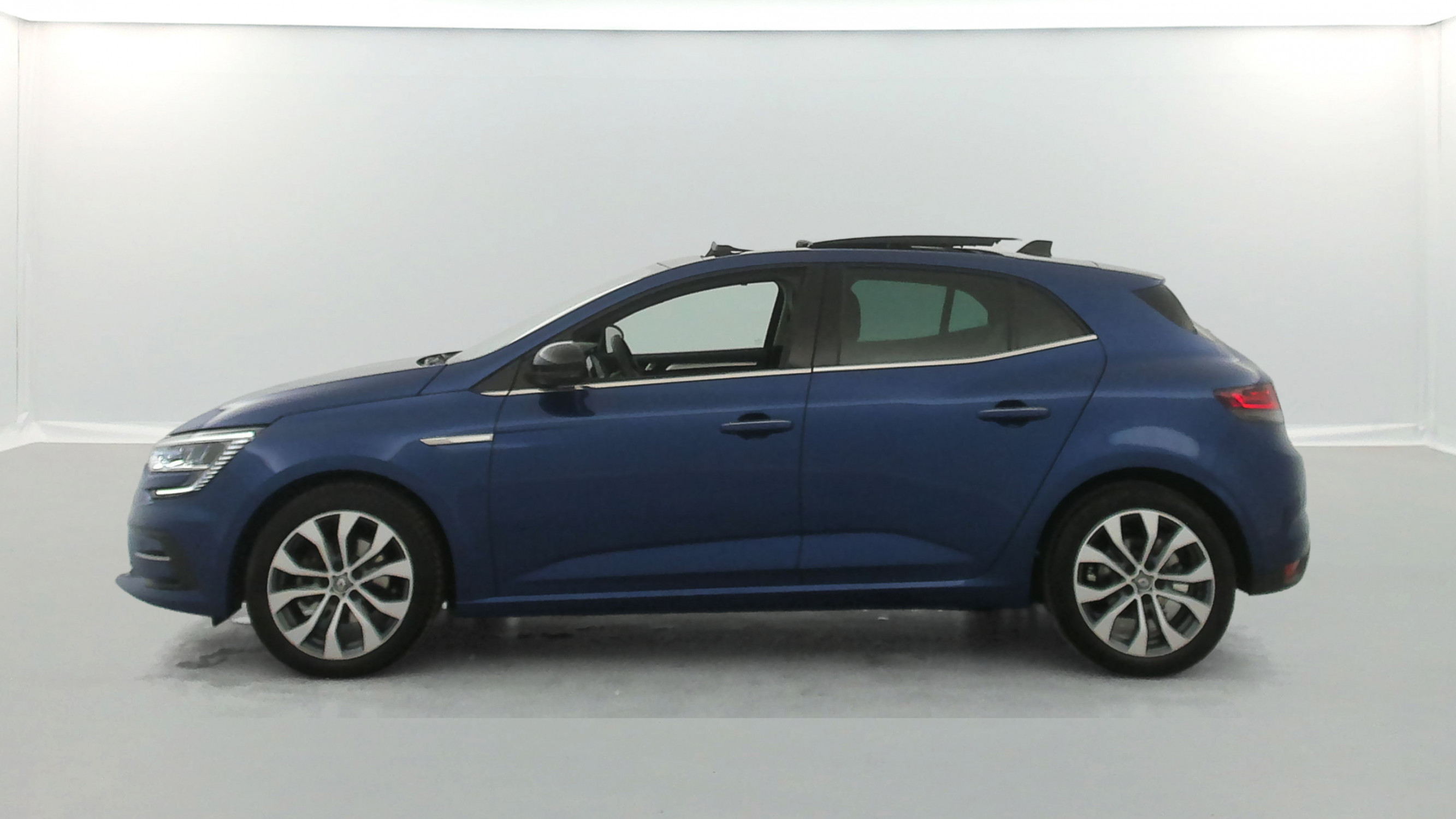Vente en ligne Renault Megane 1.5 Blue dCi 115ch Techno EDC + Toit ouvrant au prix de 19 790 €