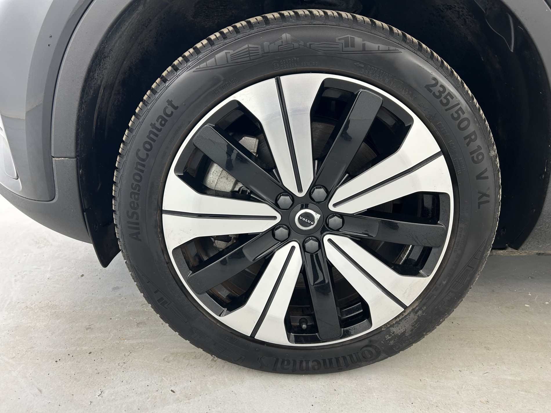 Vente en ligne Volvo XC40 Recharge 231ch Plus EDT + Pack Hiver avec pompe à chaleur au prix de 29 780 €