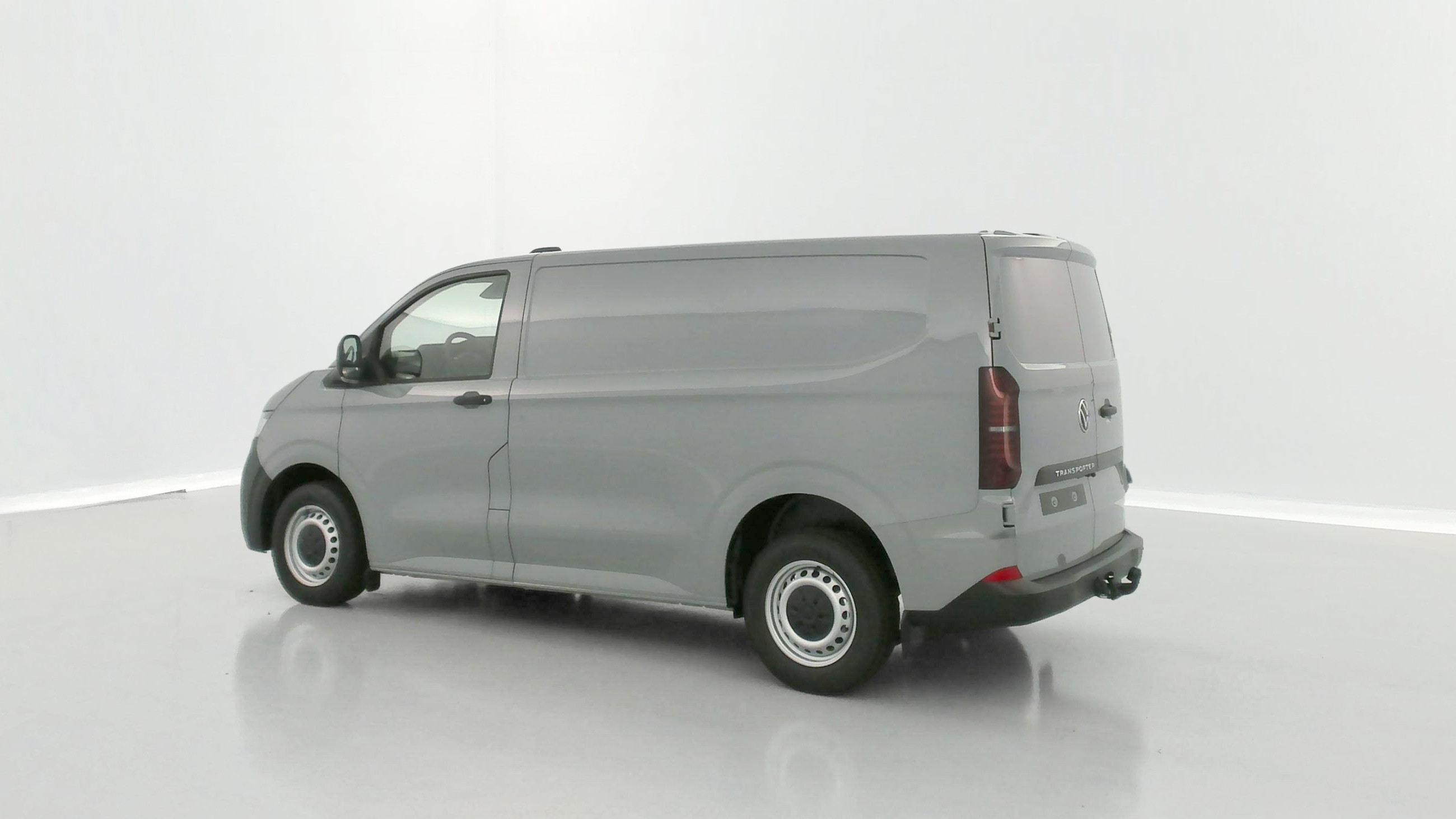 Vente en ligne Volkswagen Transporter TRANSPORTER T7 Van L1 2.0 TDI 150ch Business BVA8 au prix de 40 980 €