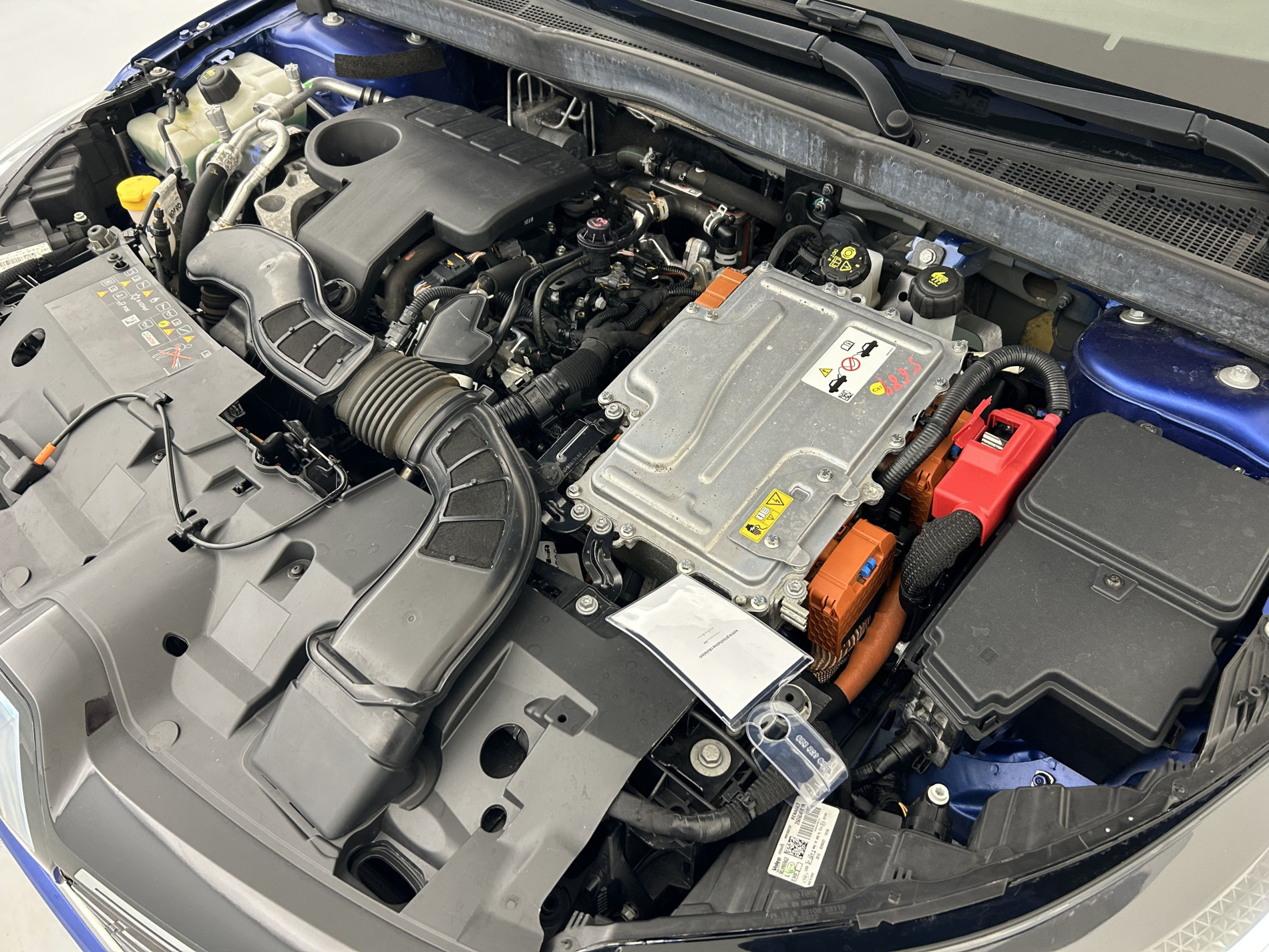 Vente en ligne Renault Megane 1.6 E-Tech Plug-in 160ch RS Line Suréquipée au prix de 18 990 €
