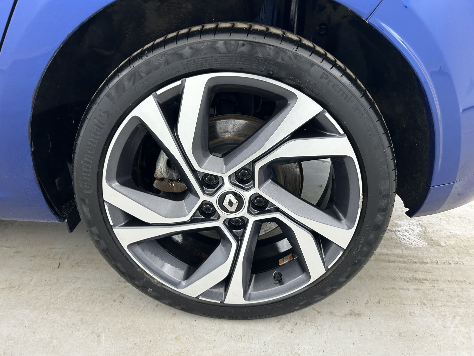 Vente en ligne Renault Megane 1.6 E-Tech Plug-in 160ch RS Line Suréquipée au prix de 18 990 €