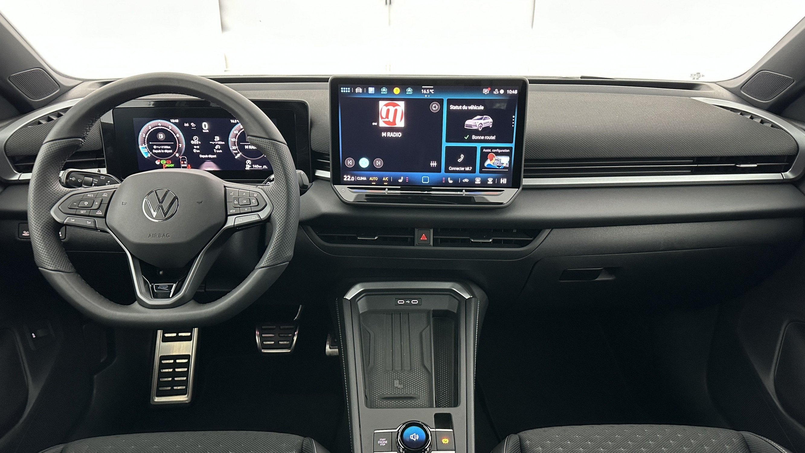 Vente en ligne Volkswagen T-Roc T-ROC 1.5 eTSI EVO2 Hybrid 150ch R-Line DSG7 au prix de 37 700 €