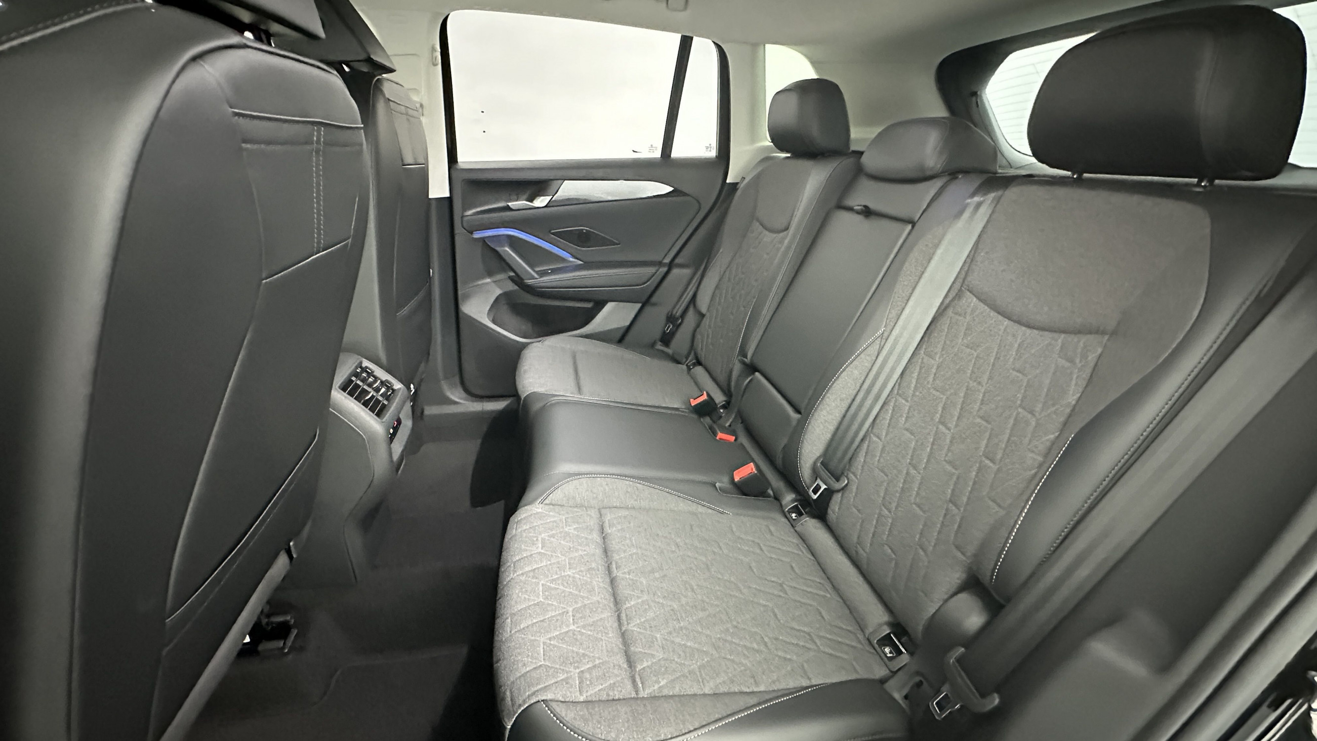 Vente en ligne Volkswagen Tiguan TIGUAN III 1.5 eTSI 150ch Life Plus DSG7 au prix de 38 510 €
