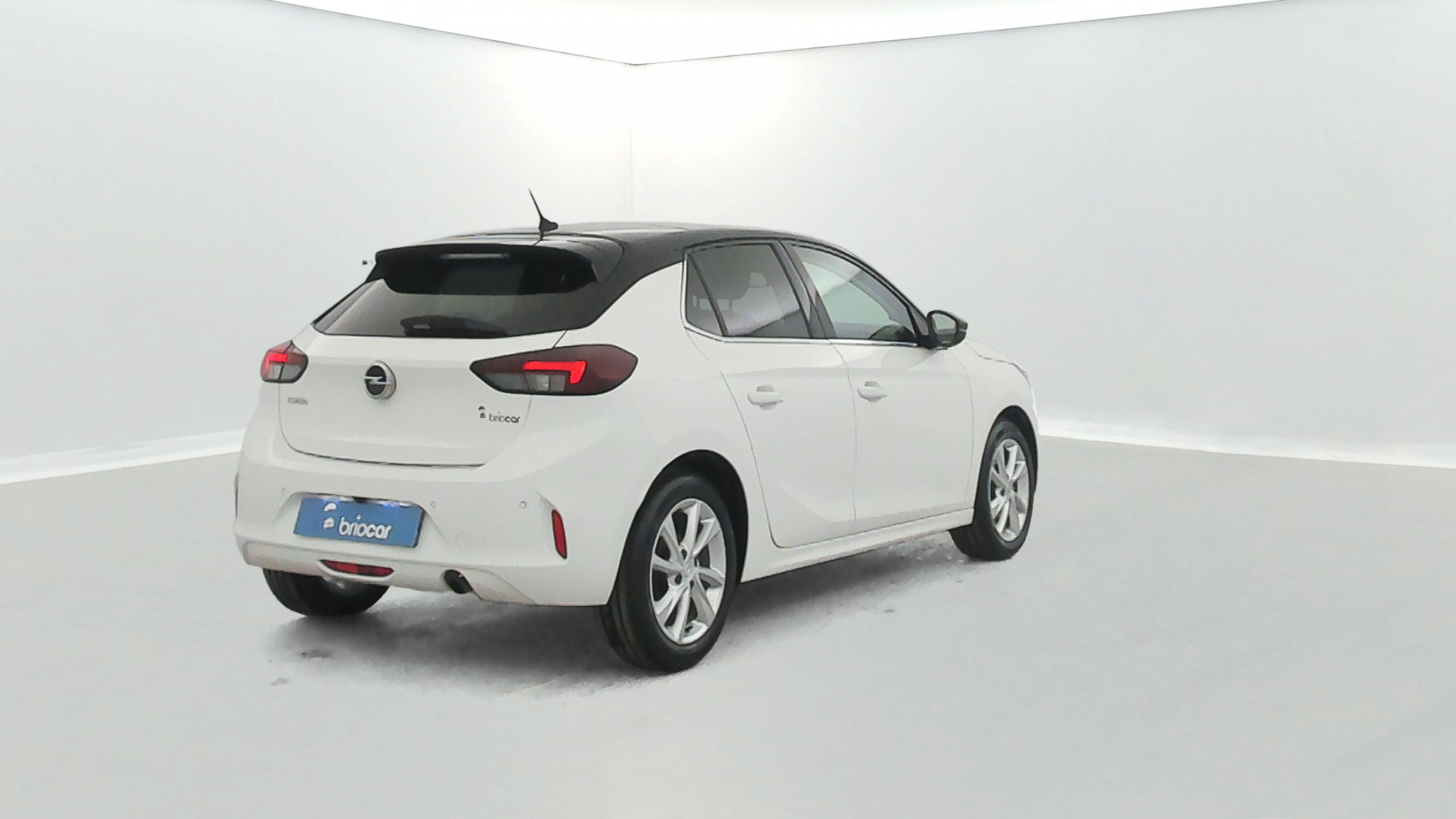 Vente en ligne Opel Corsa 1.2 75ch Design & Tech Suréquipée au prix de 10 490 €