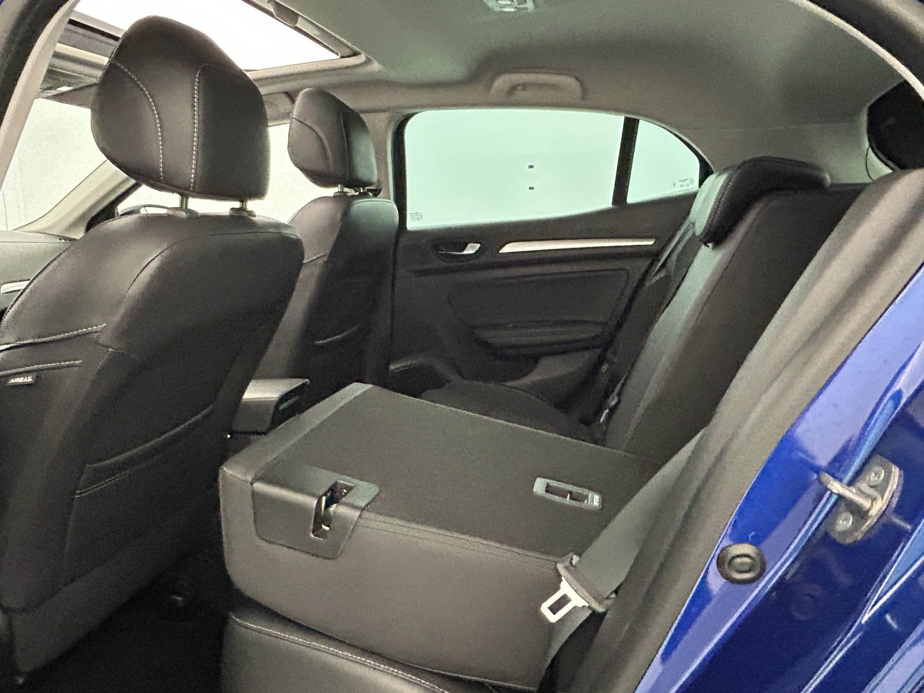 Vente en ligne Renault Megane 1.5 Blue dCi 115ch Techno EDC + Toit ouvrant au prix de 19 790 €