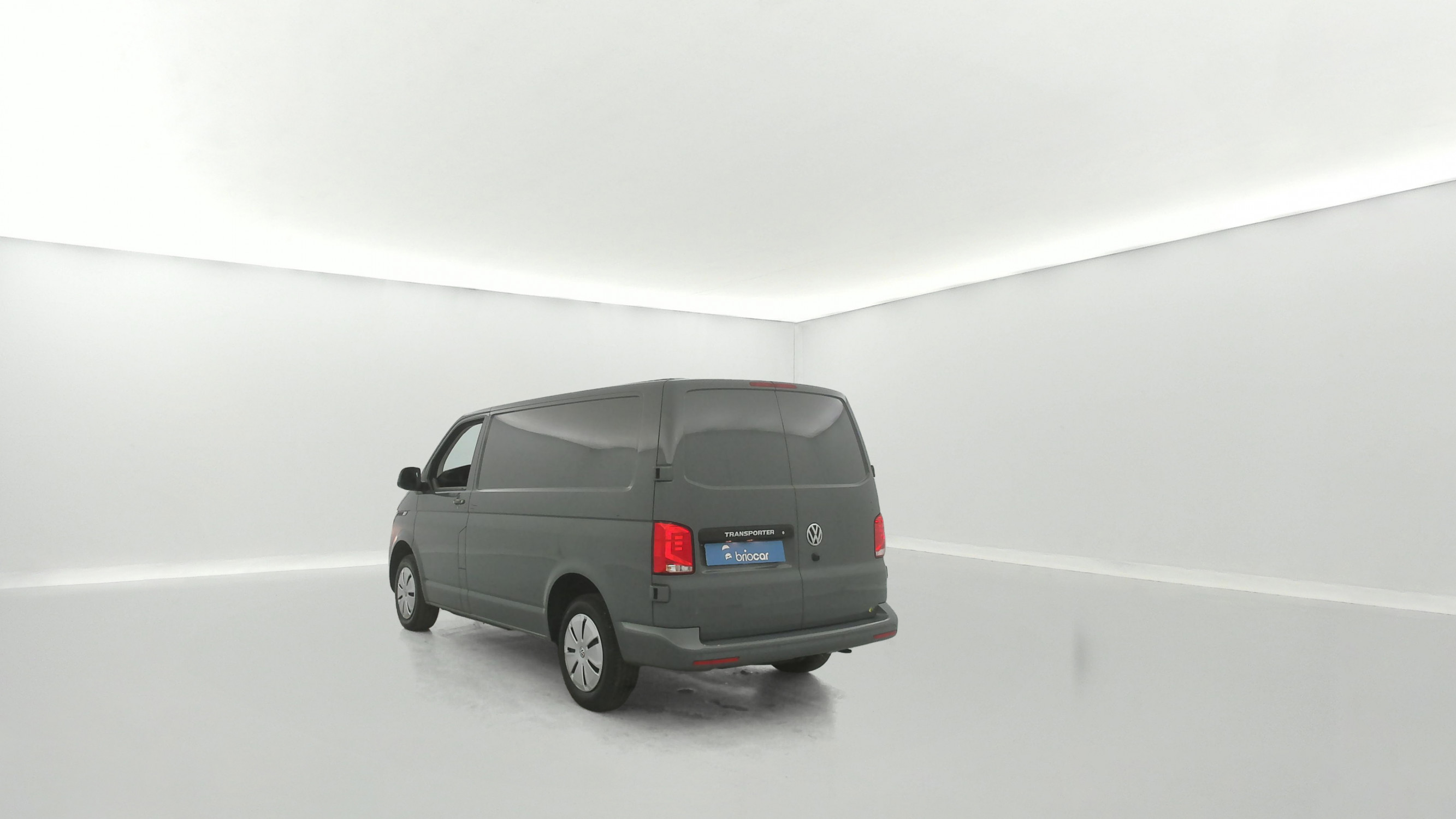 Vente en ligne Volkswagen Transporter 2.8T L1H1 2.0 TDI 150ch Business DSG7 + Caméra de recul + GPS au prix de 34 990 €
