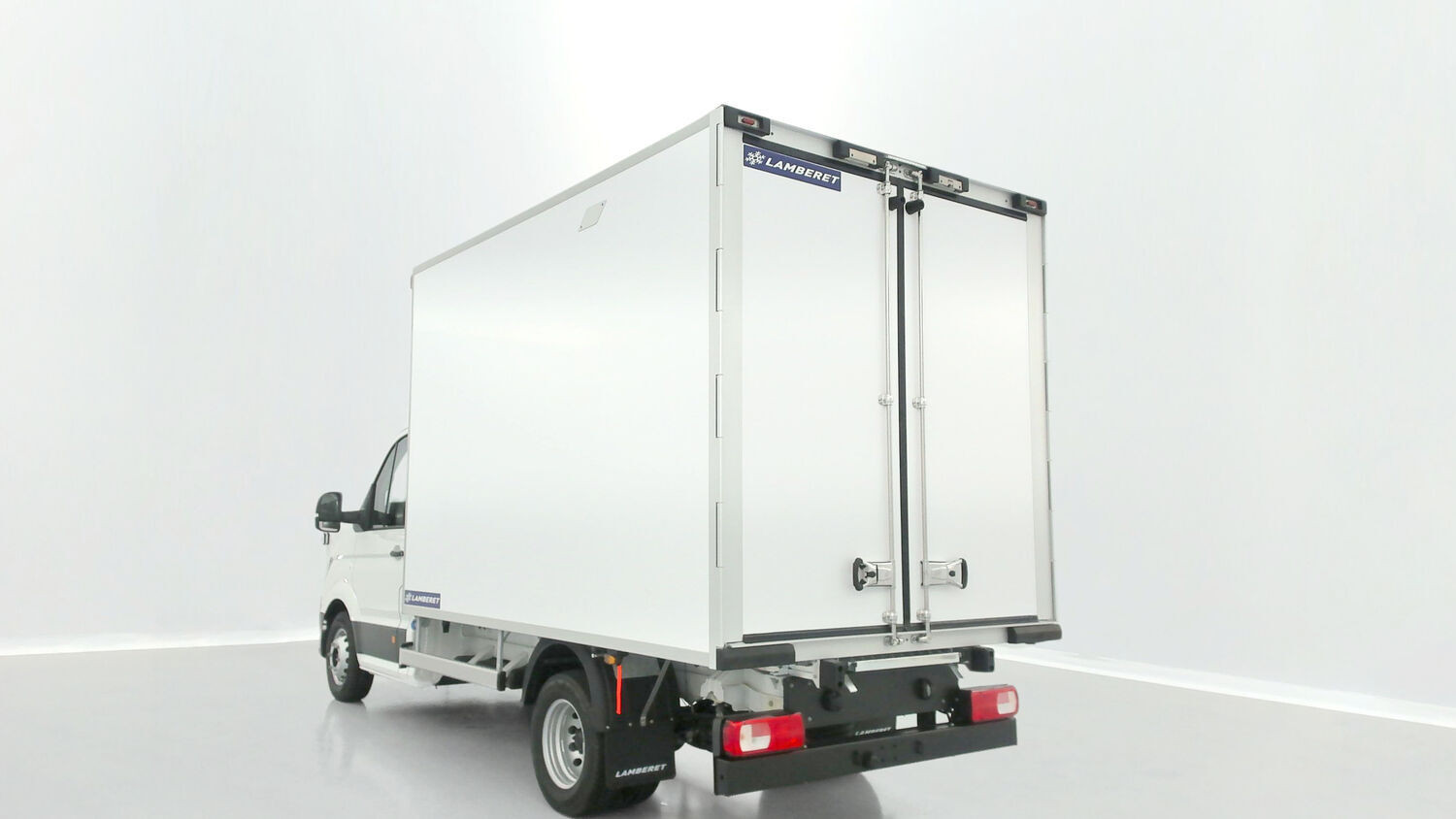 Vente en ligne Volkswagen Crafter Combi CRAFTER CC 35 L3 RJ 2.0 TDI 163ch Business BVA Frigo Lamberet au prix de 63 920 €