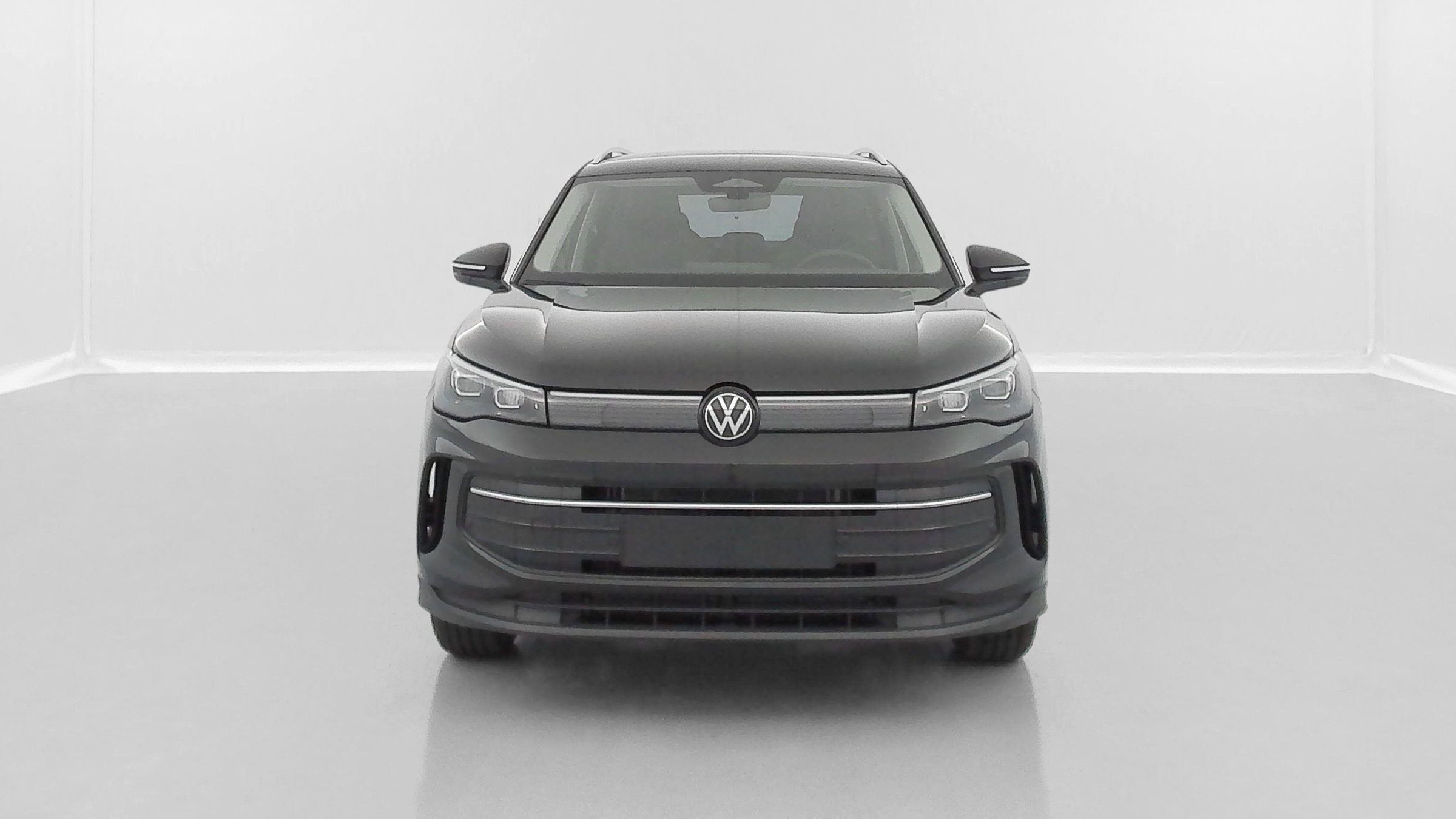 Vente en ligne Volkswagen Tiguan TIGUAN III 1.5 eTSI 150ch Life Plus DSG7 au prix de 38 510 €