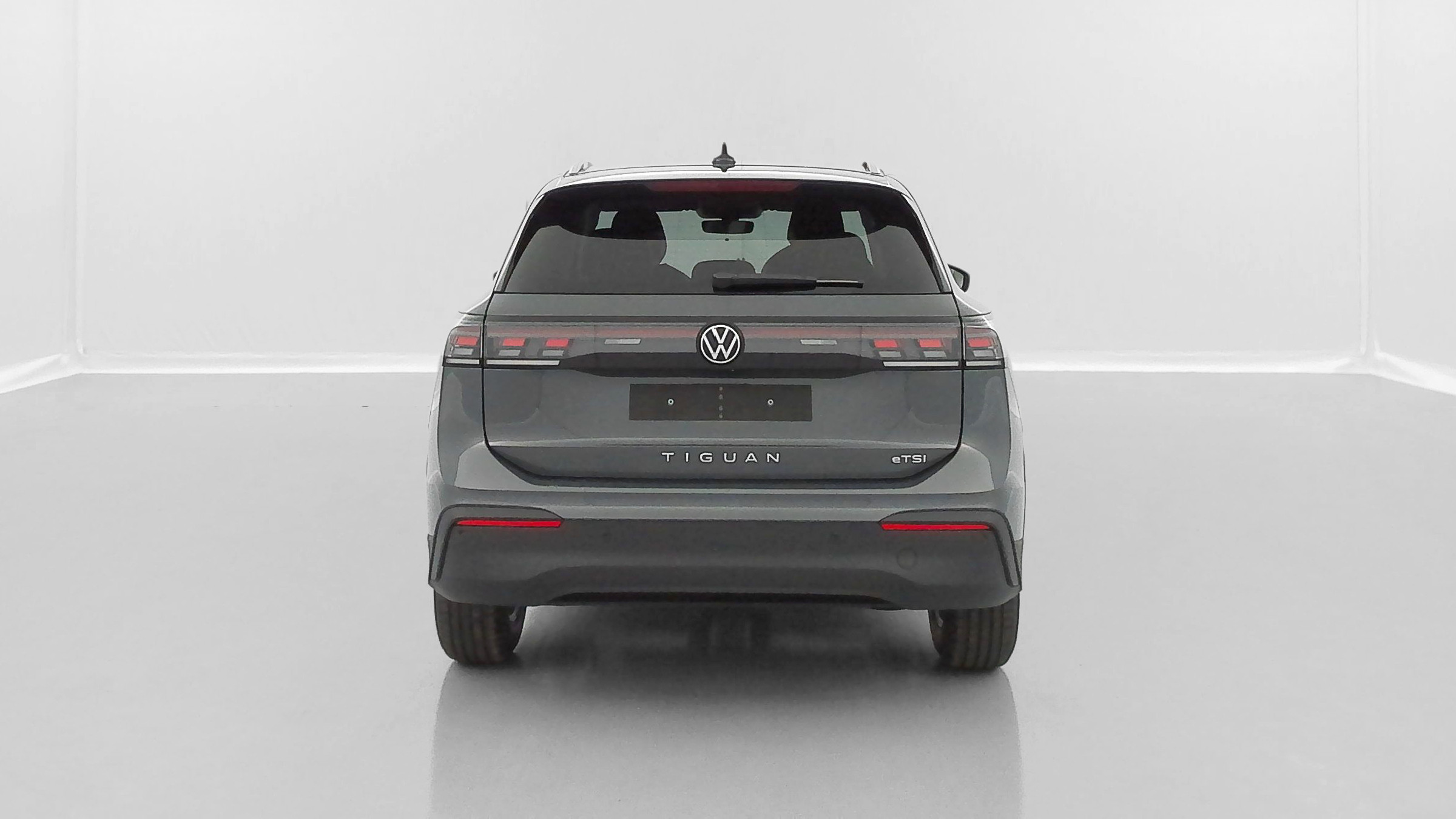 Vente en ligne Volkswagen Tiguan TIGUAN III 1.5 eTSI 150ch Life Plus DSG7 au prix de 37 900 €