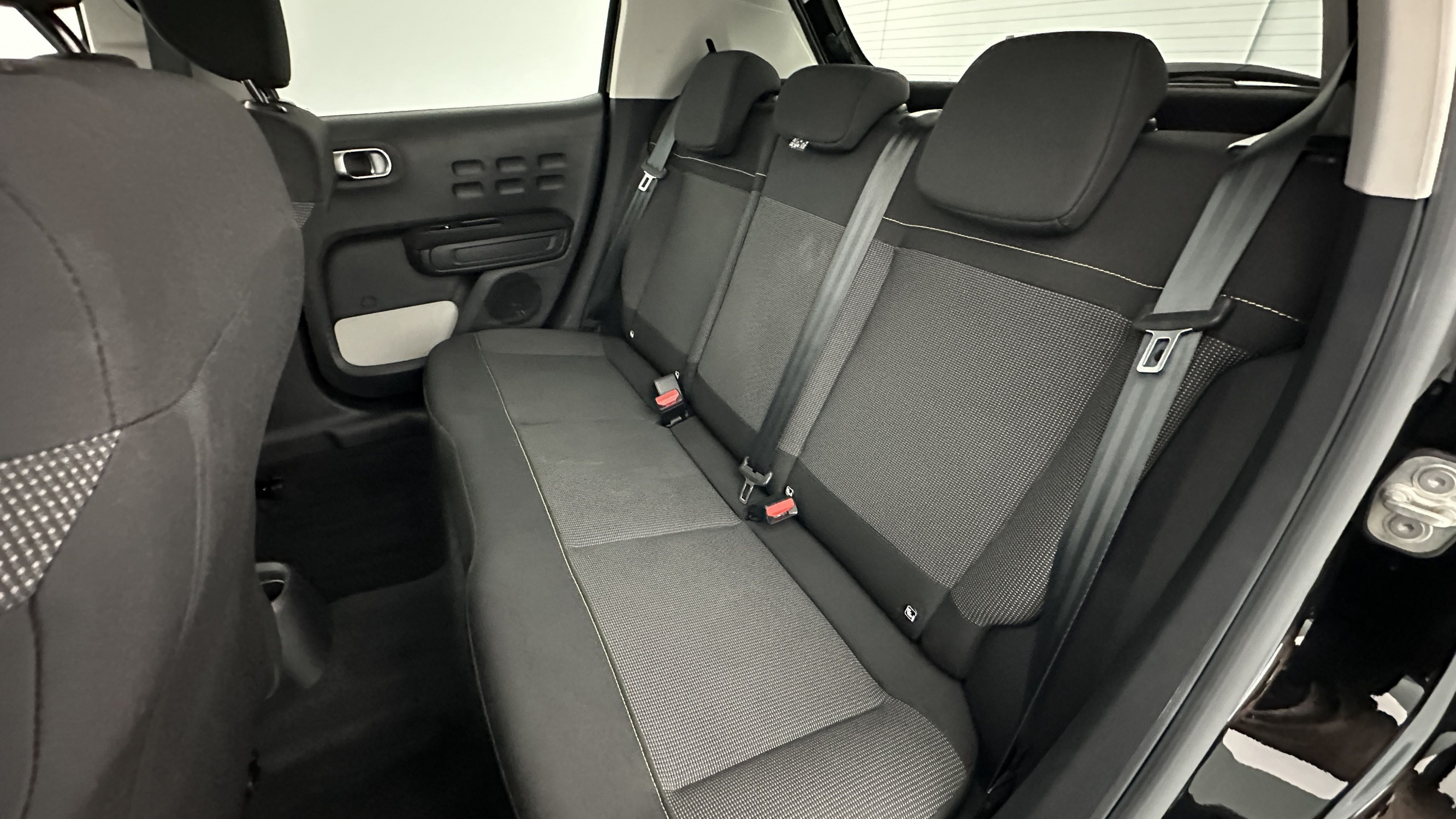 Vente en ligne Citroën C3 C3 III 1.2 PureTech 110ch Shine au prix de 16 600 €