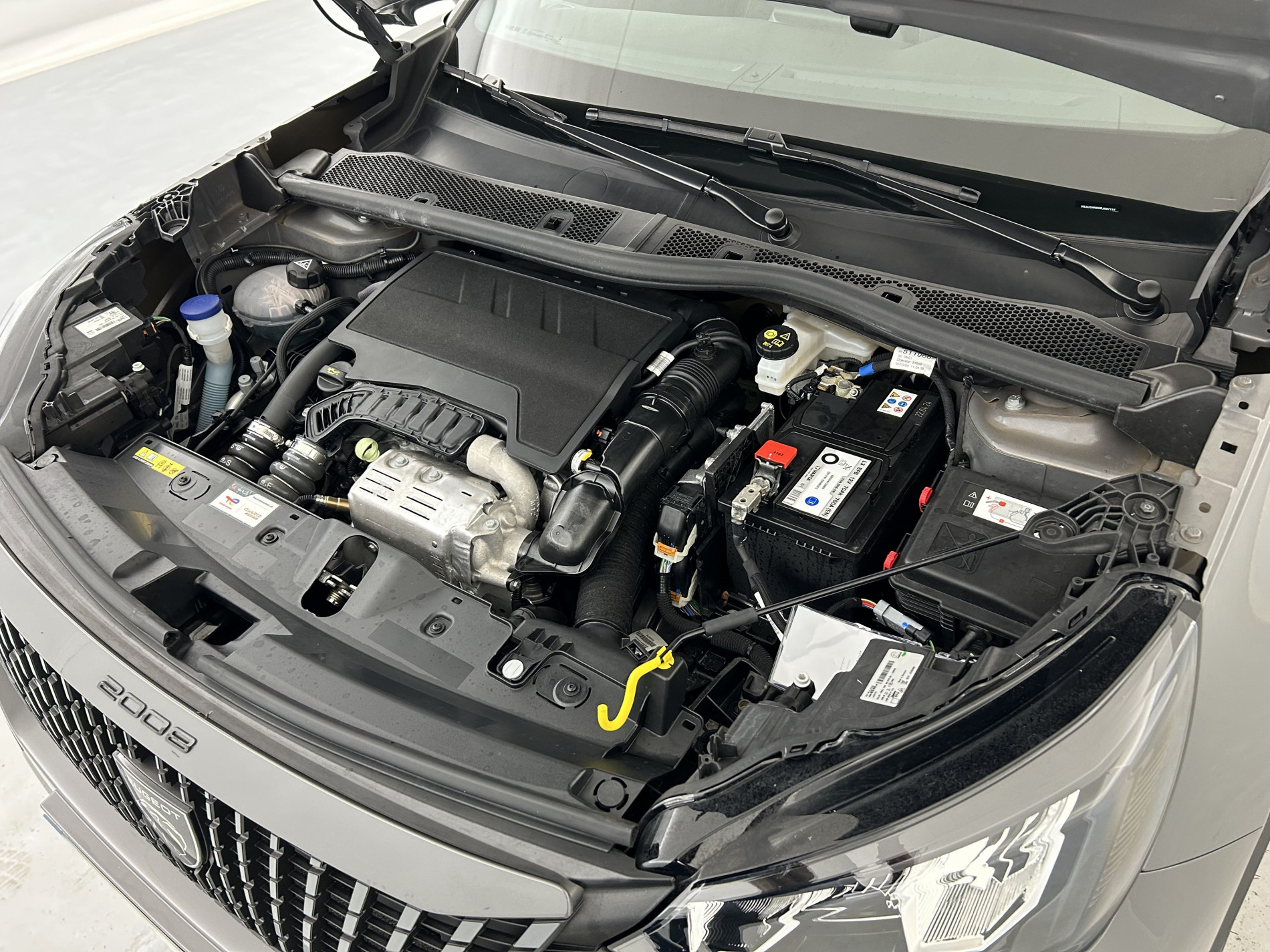 Vente en ligne Peugeot 2008 1.2 PureTech 100ch Allure + Caméra de recul + GPS au prix de 15 980 €