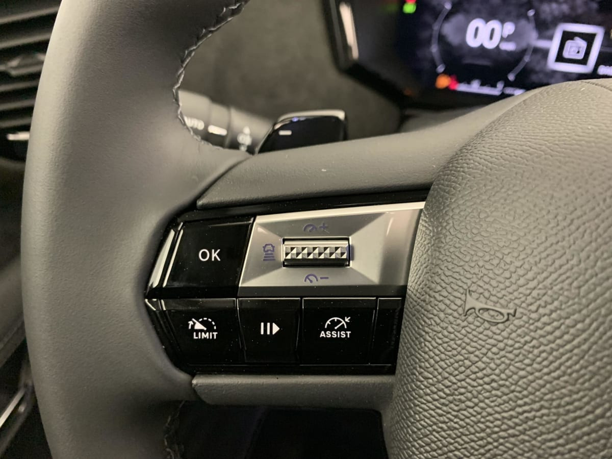 Vente en ligne Ds DS4 Hybride 145 e-DCT6 Etoile - Alcantara au prix de 33 420 €