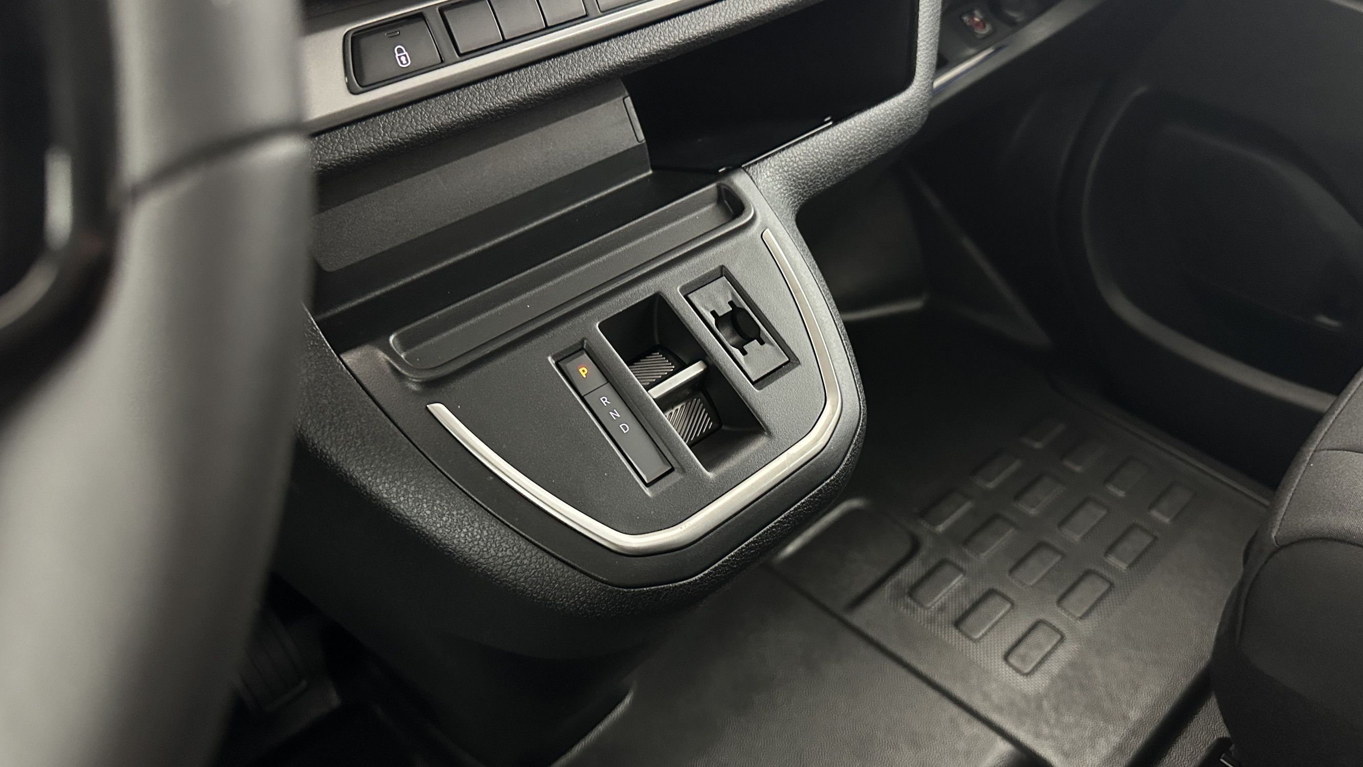 Vente en ligne Fiat Scudo SCUDO CA M 2.0 BlueHDi 180ch Pack Premium Connect EAT8 au prix de 37 160 €