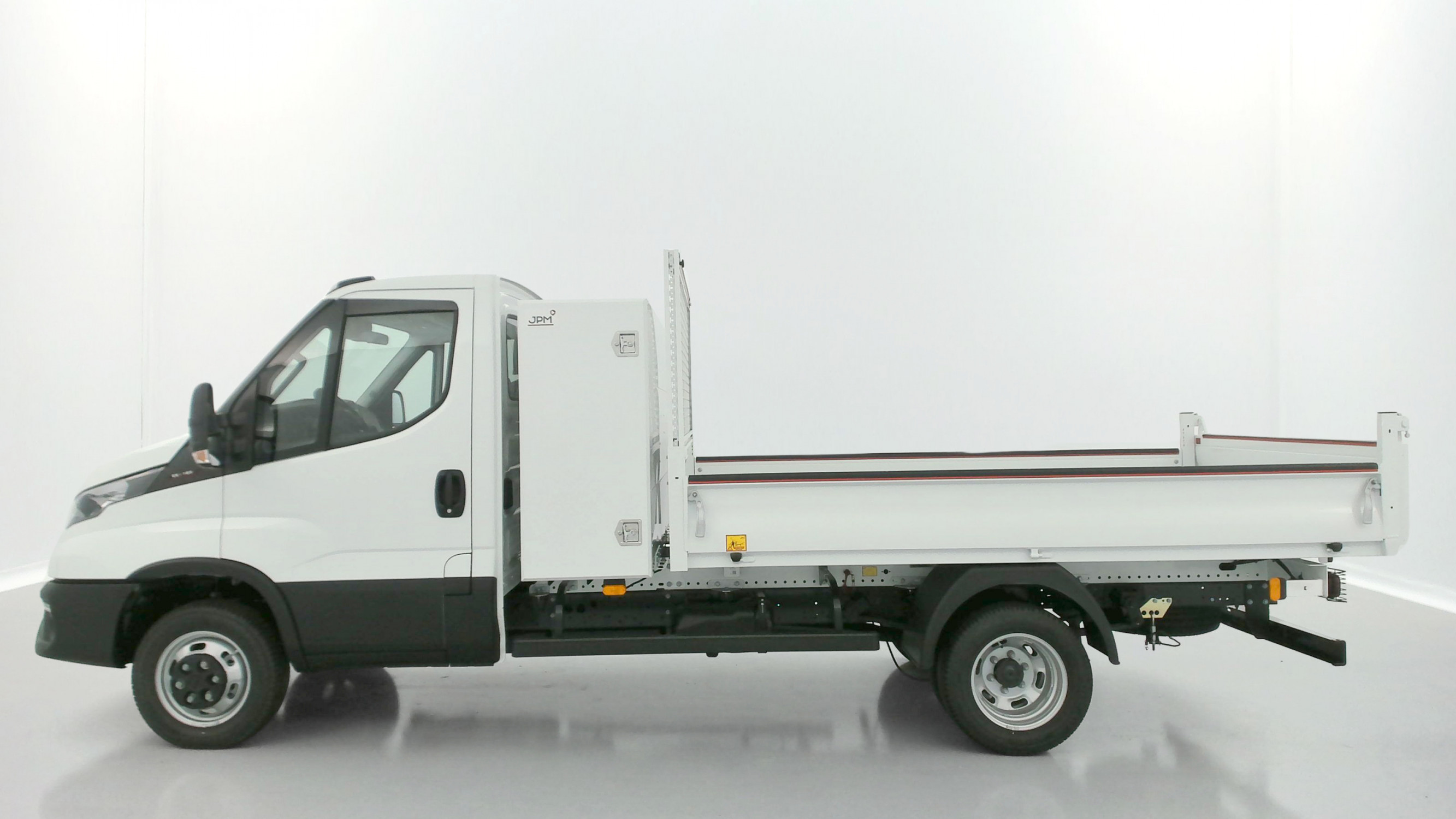 Vente en ligne Iveco Daily DAILY 35C16H 3.0 160ch 3750 QUAD-TOR Benne + Coffre au prix de 55 880 €