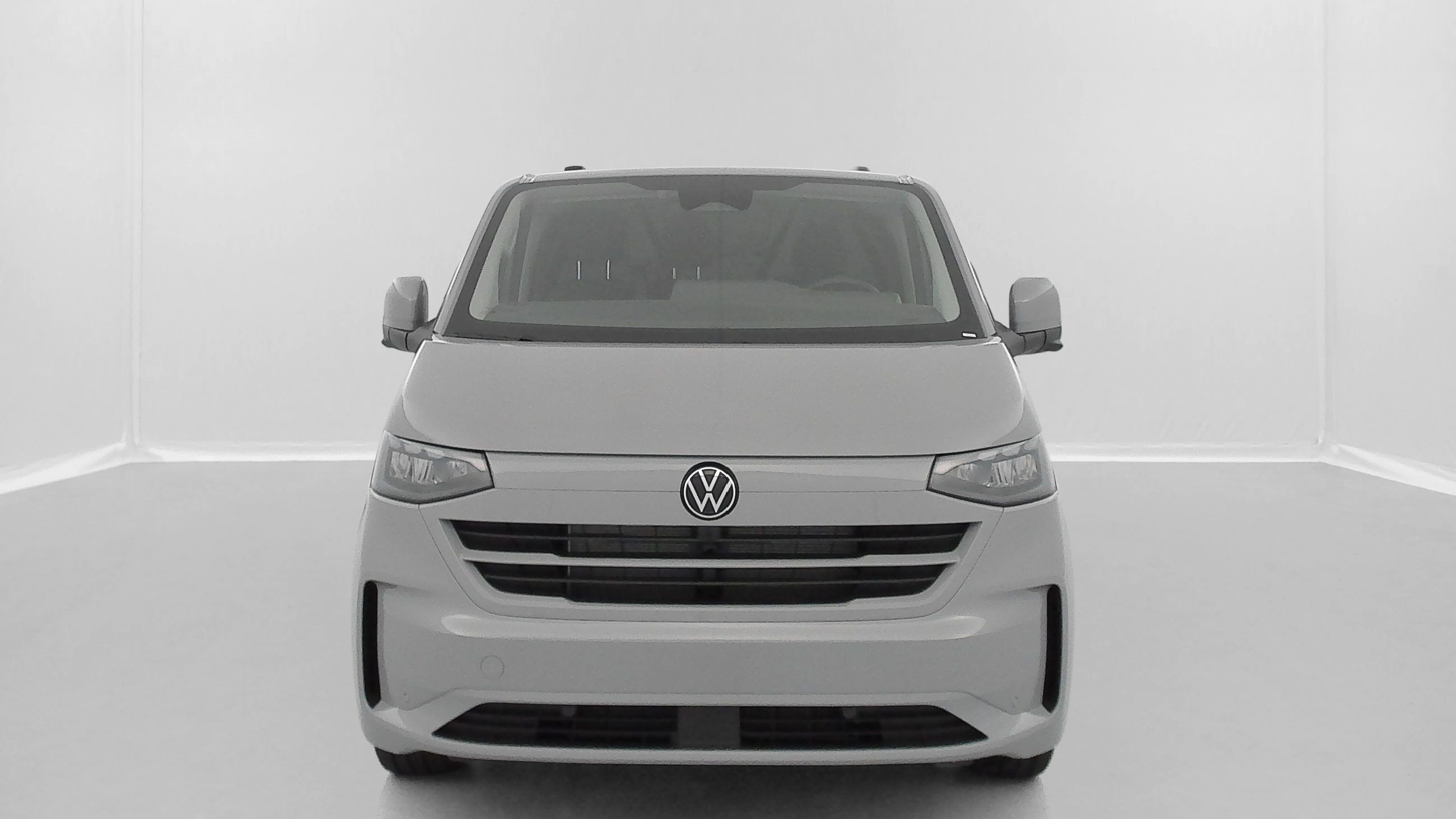 Vente en ligne Volkswagen Transporter TRANSPORTER T7 L2H1 2.0 TDI 150ch Business BVA8 au prix de 47 580 €