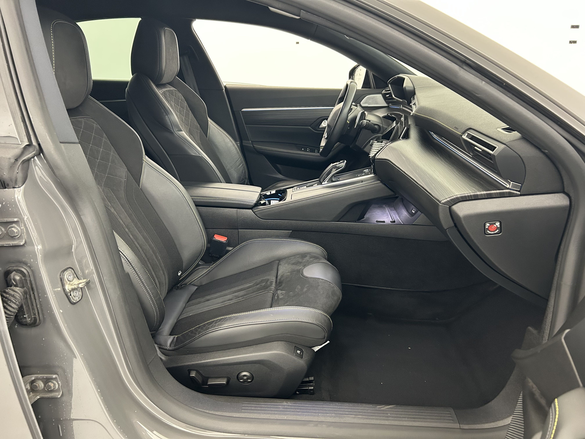 Vente en ligne Peugeot 508 HYBRID4 360ch e-EAT8 PEUGEOT SPORT ENGINEERED au prix de 30 990 €