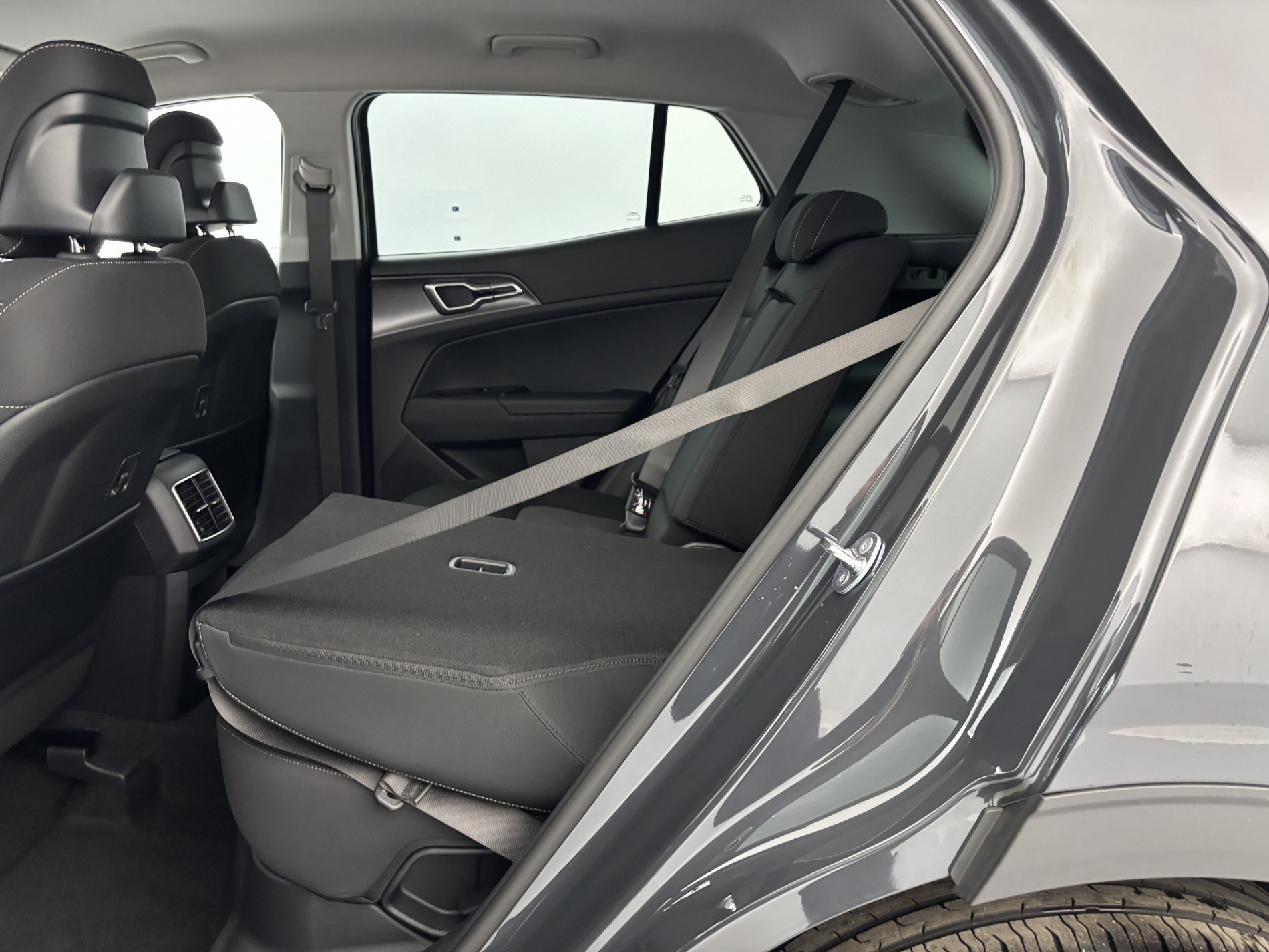 Vente en ligne Kia Sportage 1.6 T-GDi 210ch HEV Active BVA6 Suréquipé au prix de 30 990 €
