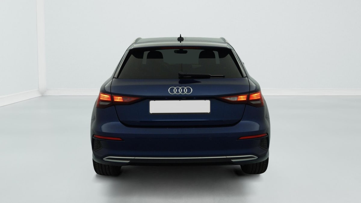 Vente en ligne Audi A3 30 TDI 116 S tronic 7 Design au prix de 24 390 €