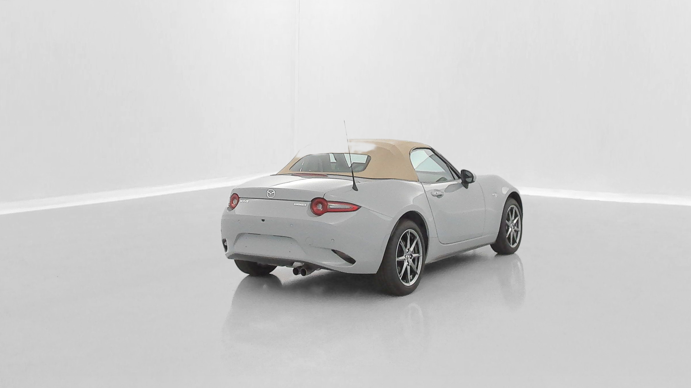 Vente en ligne Mazda MX-5 MX-5 ROADSTER 1.5 SKYACTIV-G 132ch Kazari au prix de 35 210 €