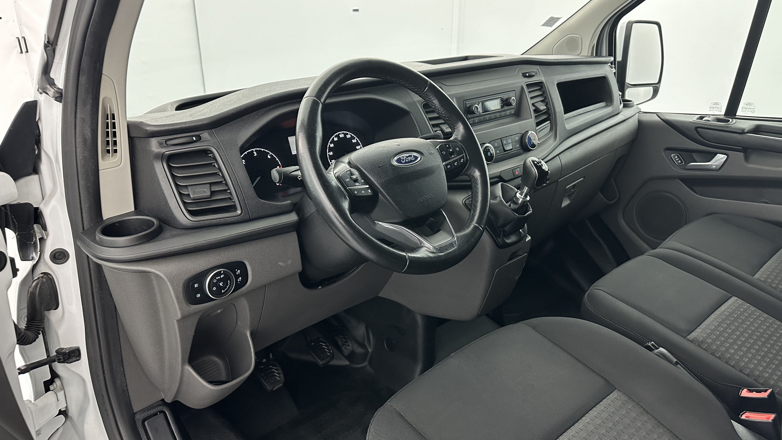 Vente en ligne Ford Transit Custom TRANSIT CUSTOM 280 L1H1 2.0 Ecoblue 105ch Trend Business au prix de 17 480 €