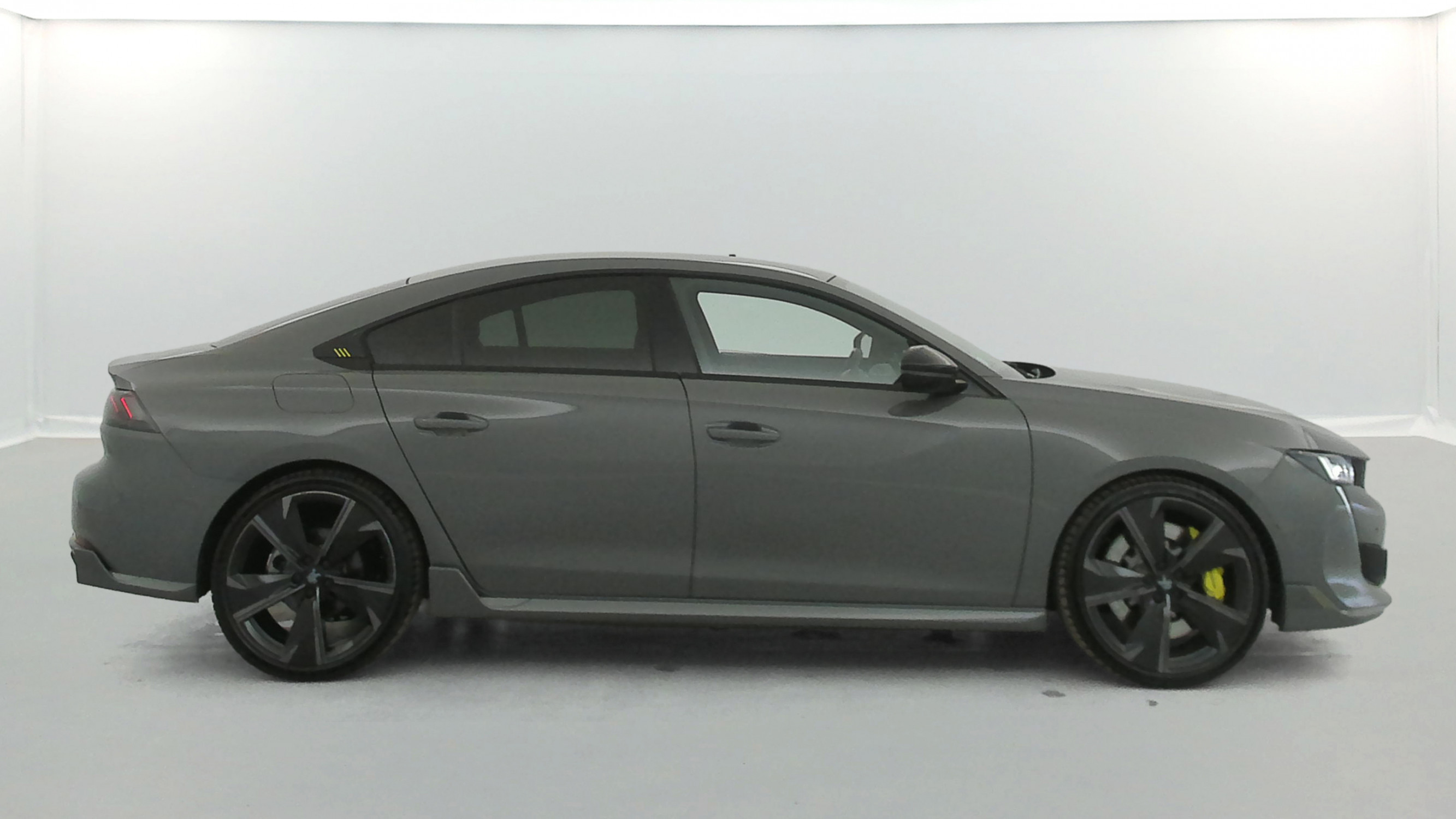 Vente en ligne Peugeot 508 HYBRID4 360ch e-EAT8 PEUGEOT SPORT ENGINEERED au prix de 30 990 €