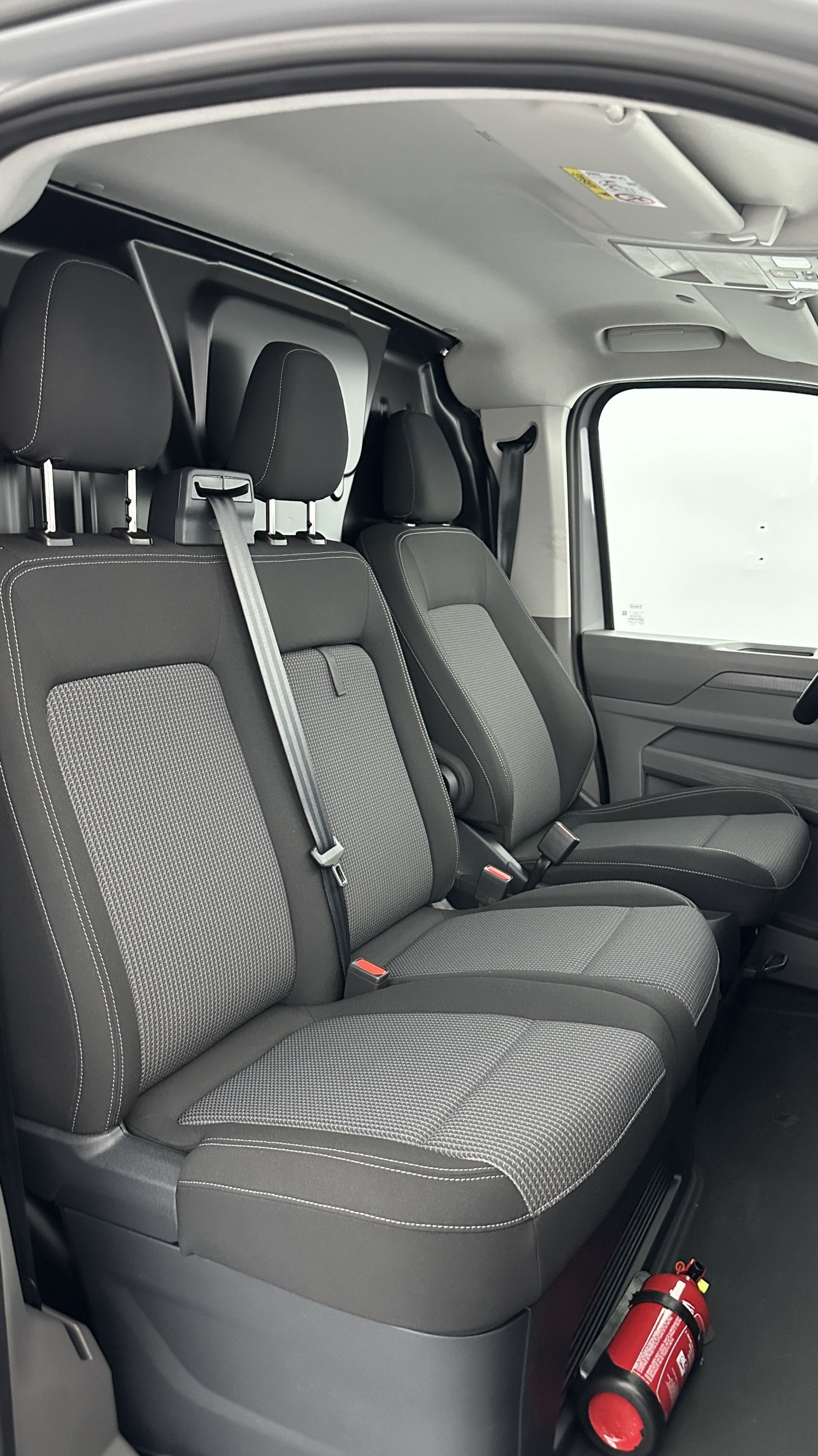 Vente en ligne Volkswagen Transporter TRANSPORTER T7 L1H1 2.0 TDI 150ch Business BVA8 au prix de 43 400 €