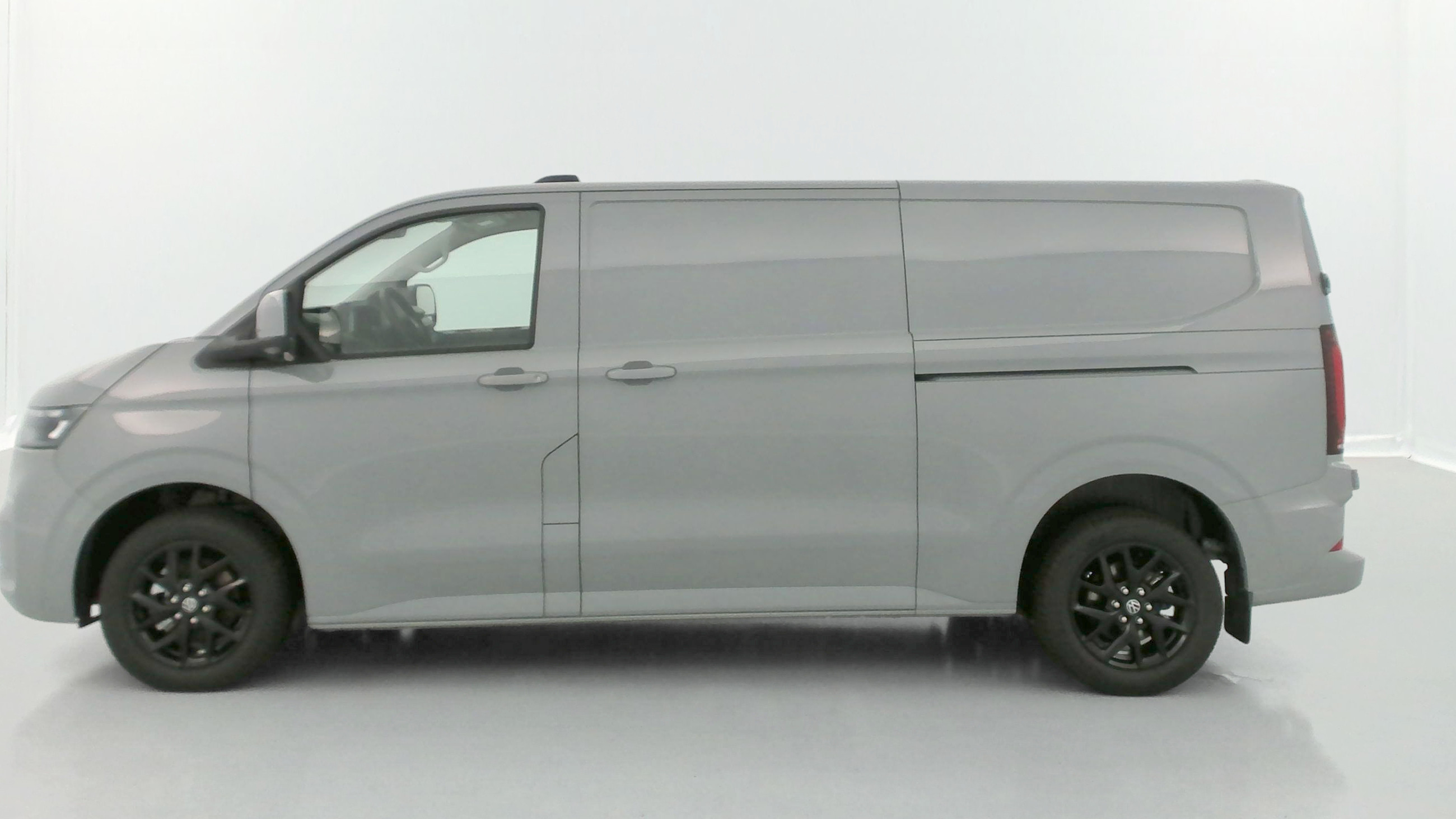 Vente en ligne Volkswagen Transporter TRANSPORTER T7 L2H1 2.0 TDI 150ch Business BVA8 au prix de 47 580 €