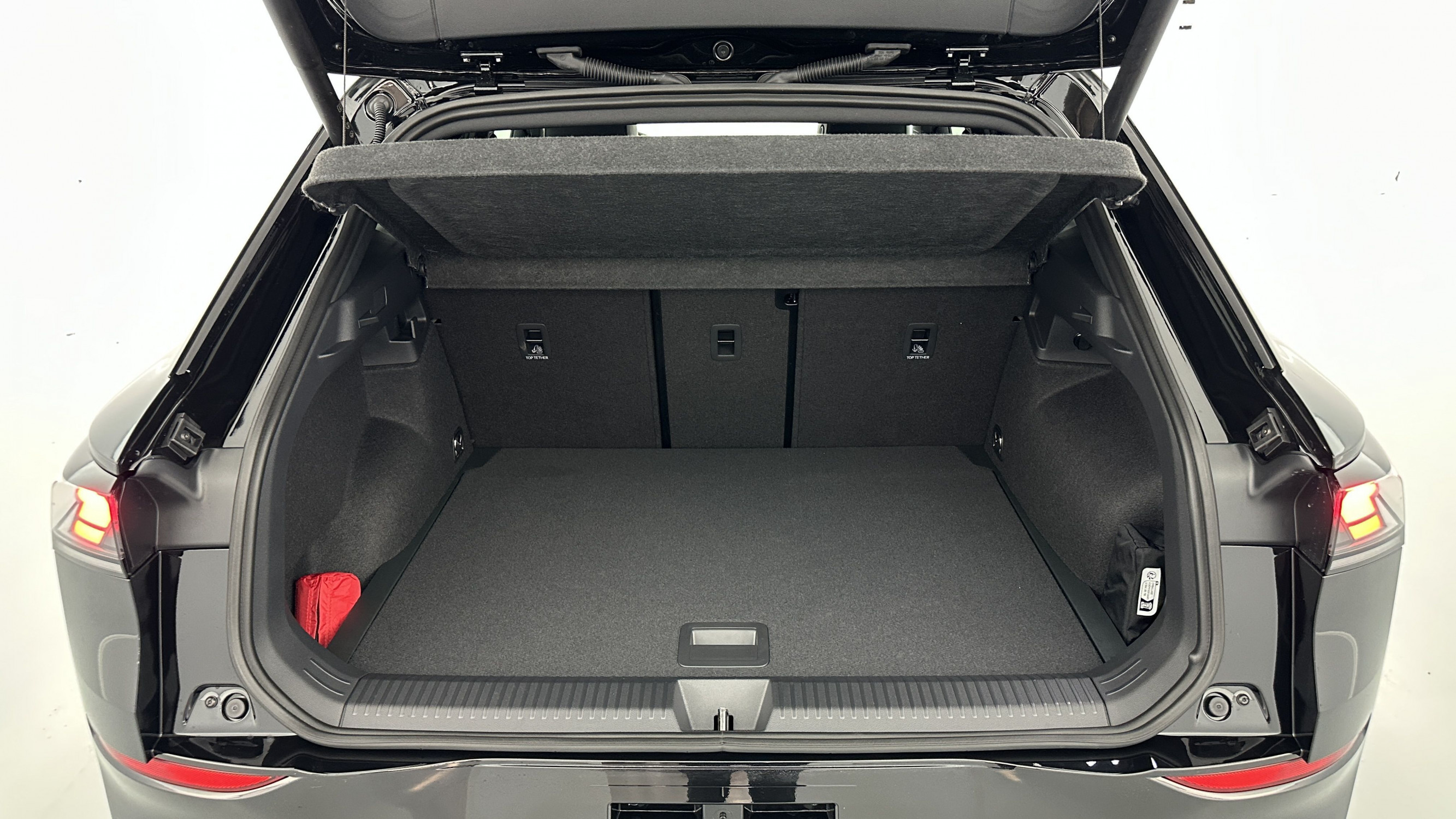Vente en ligne Volkswagen T-Roc T-ROC 1.5 eTSI EVO2 Hybrid 150ch R-Line DSG7 au prix de 37 700 €