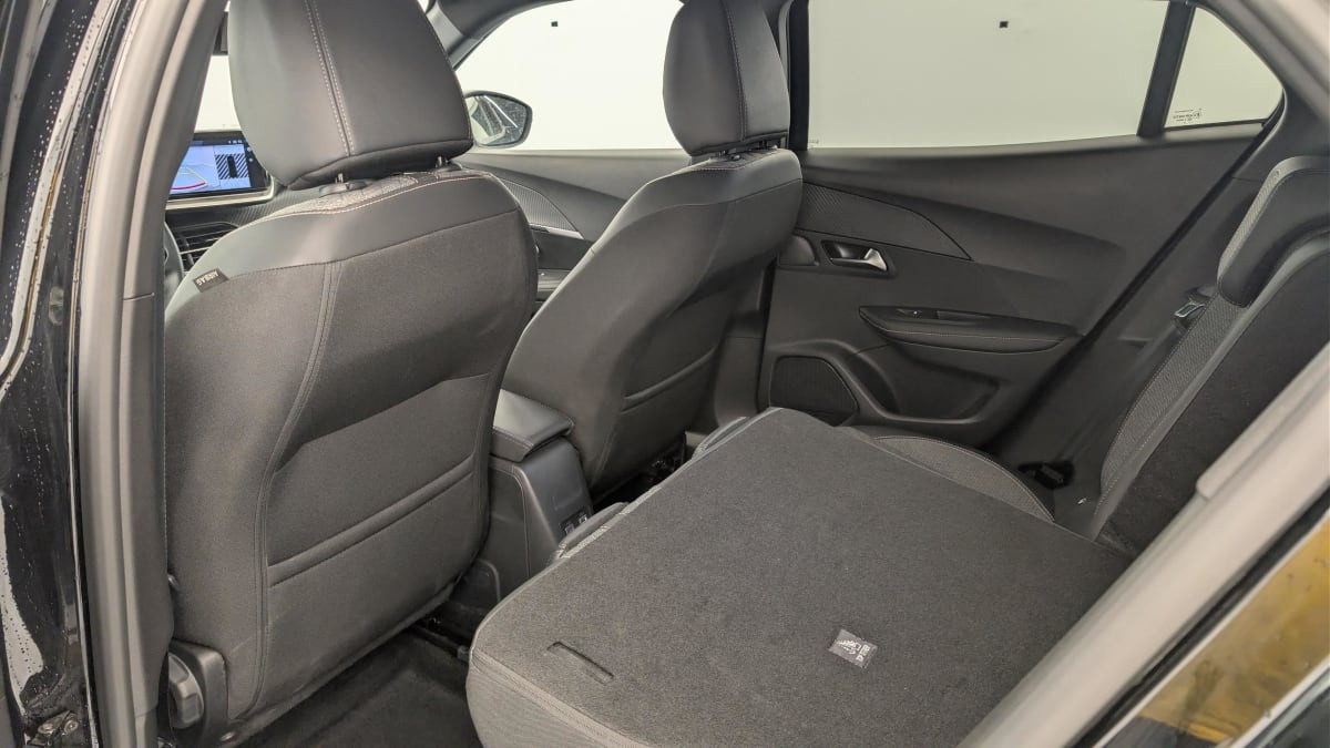 Vente en ligne Peugeot 2008 50 kWh 136 ch Allure au prix de 24 390 €